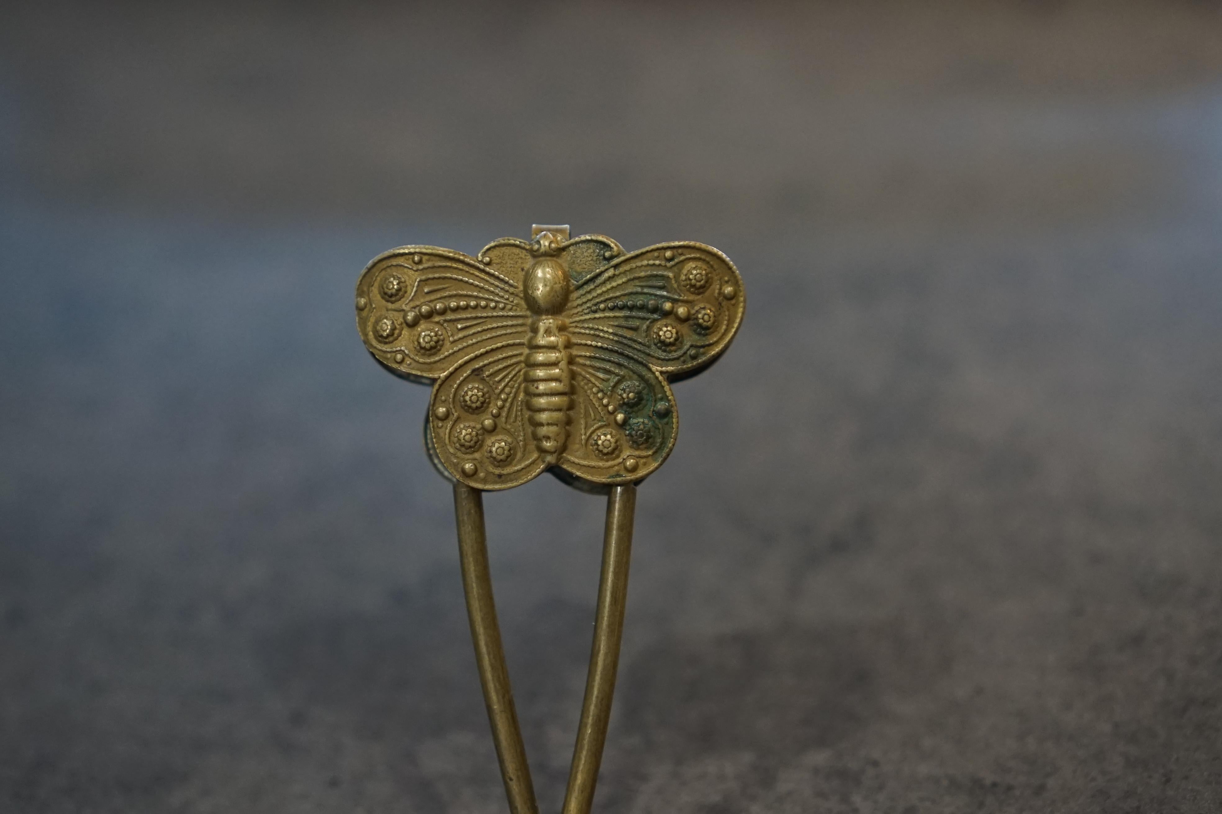 Antiker viktorianischer Schmetterlingsrock- Lifter-Kleidhalter (amerikanisch) im Angebot