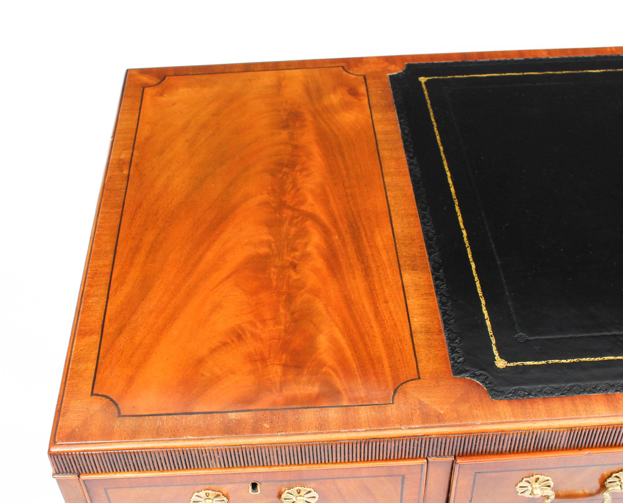 Late 19th Century Antique Victorian Caddy Top Mahogany Pedestal Desk, 19th Century