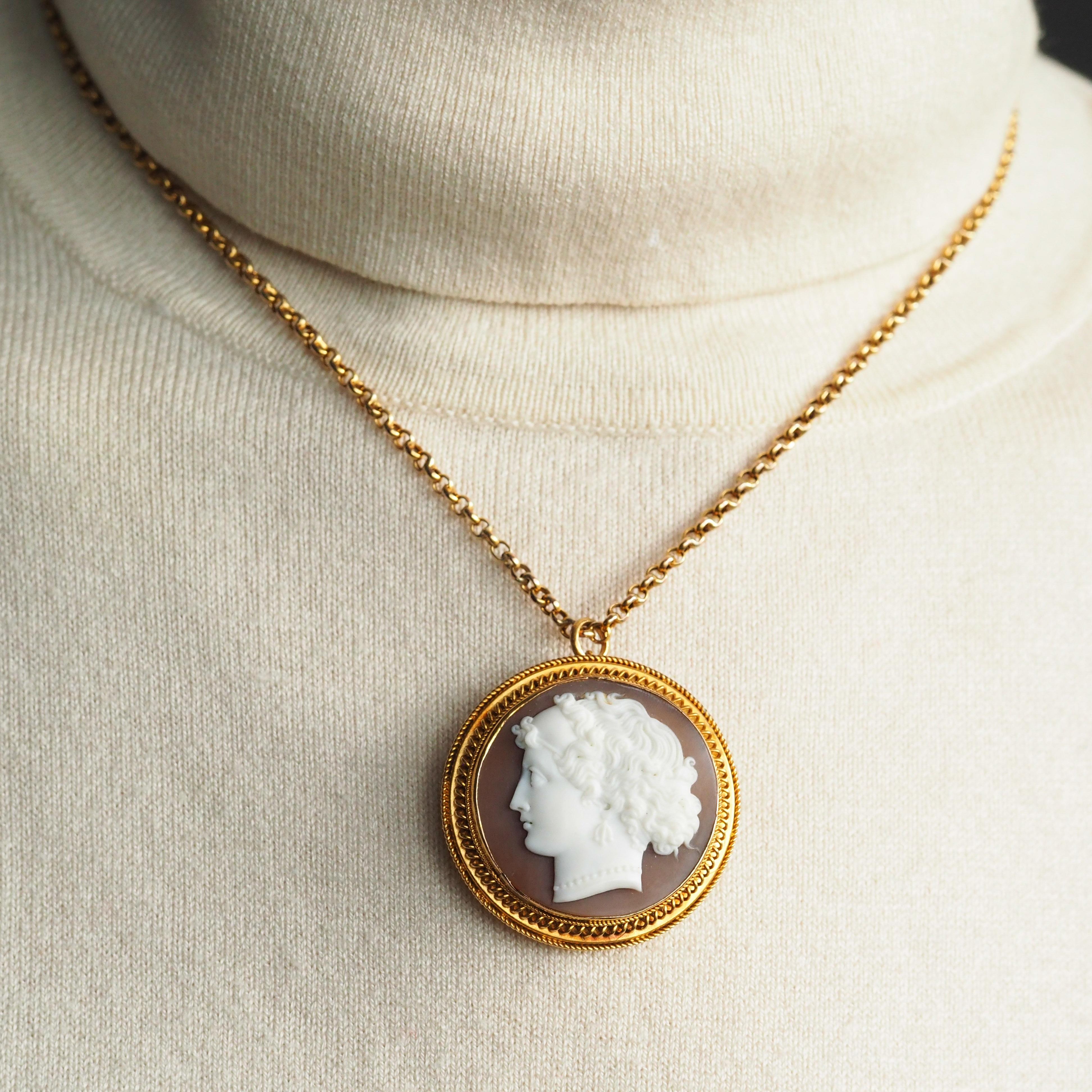 Antique Victorian Cameo 18K Gold Brooch/Pendant Necklace - c.1880 For Sale 6