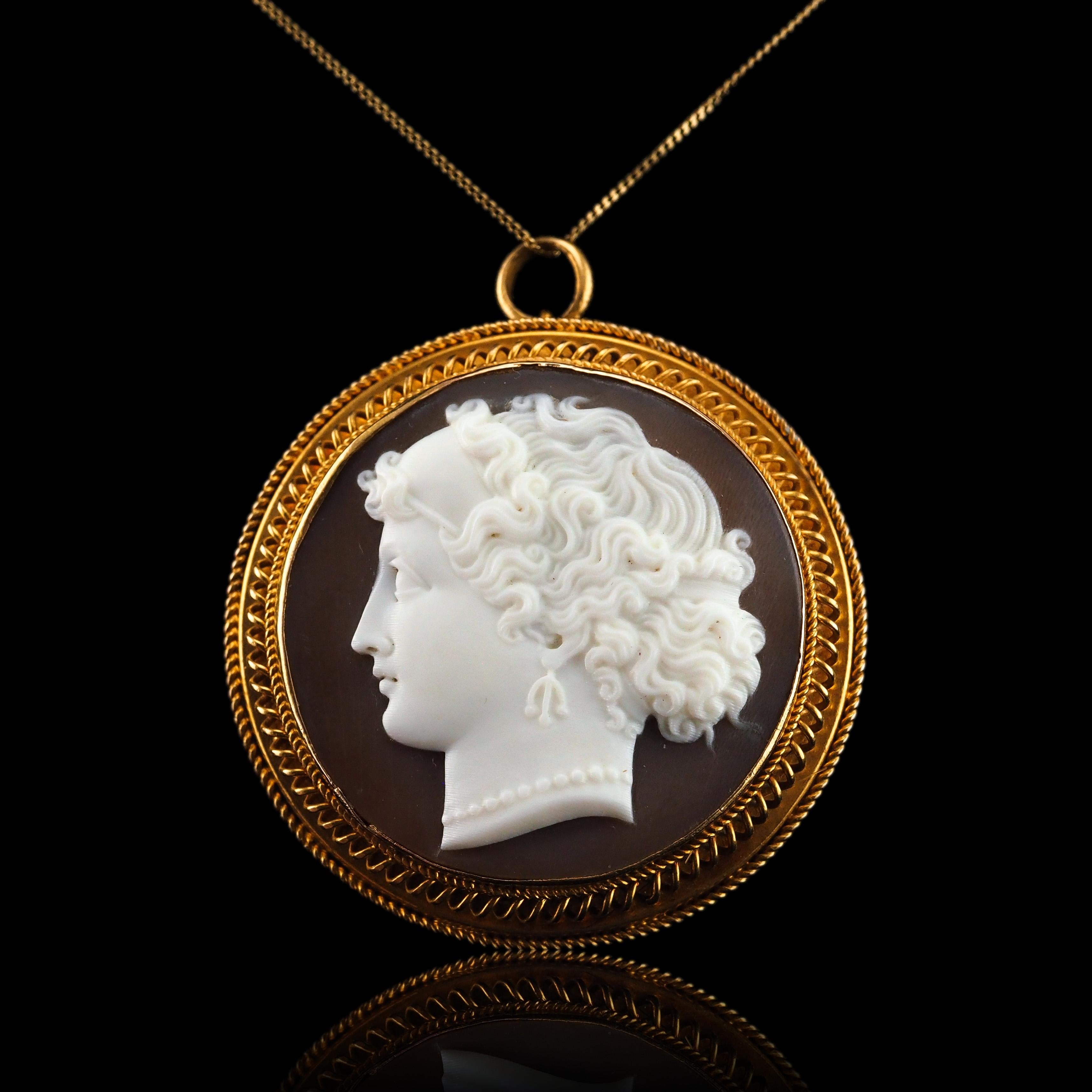 Antique Victorian Cameo 18K Gold Brooch/Pendant Necklace - c.1880 For Sale 11