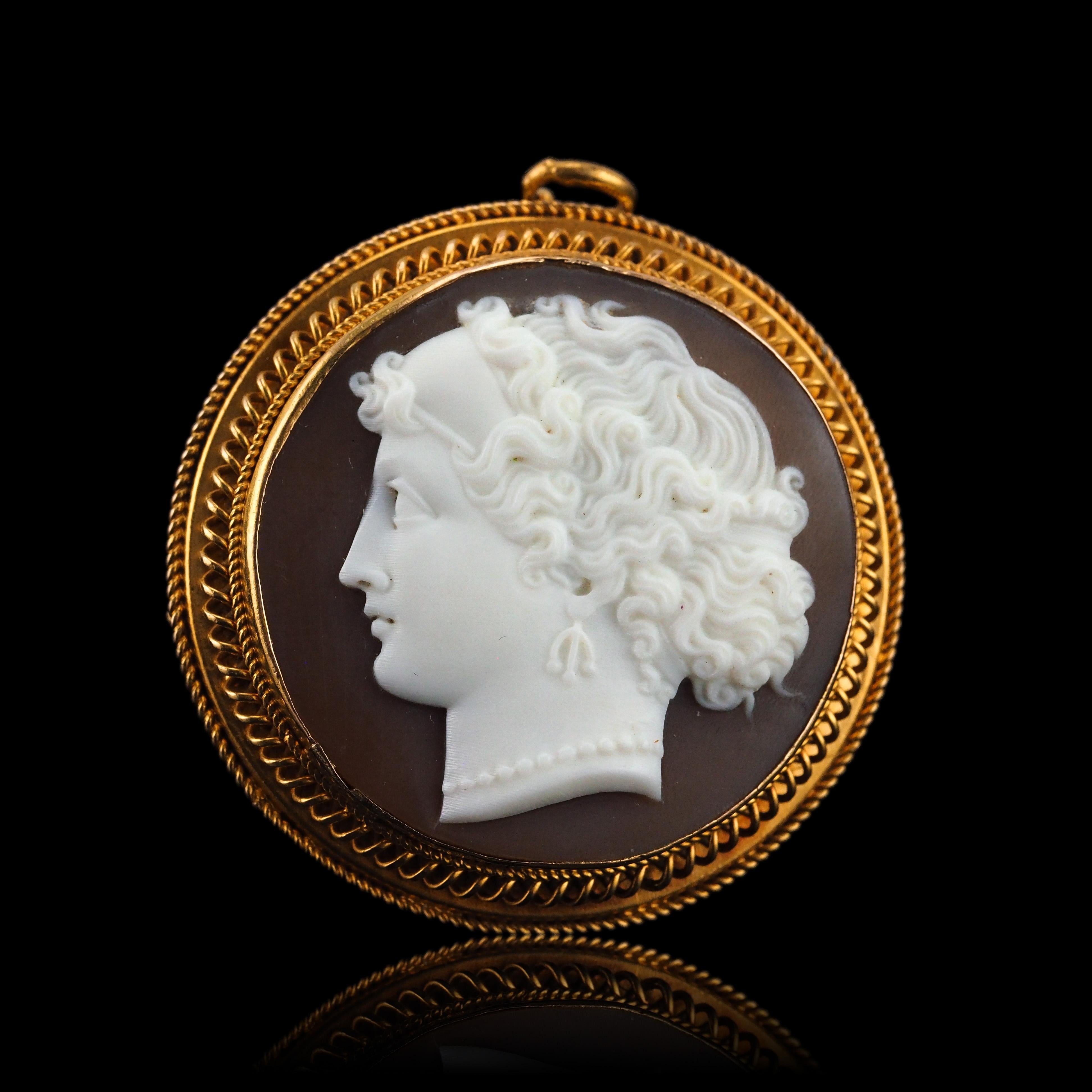 Antique Victorian Cameo 18K Gold Brooch/Pendant Necklace - c.1880 For Sale 13