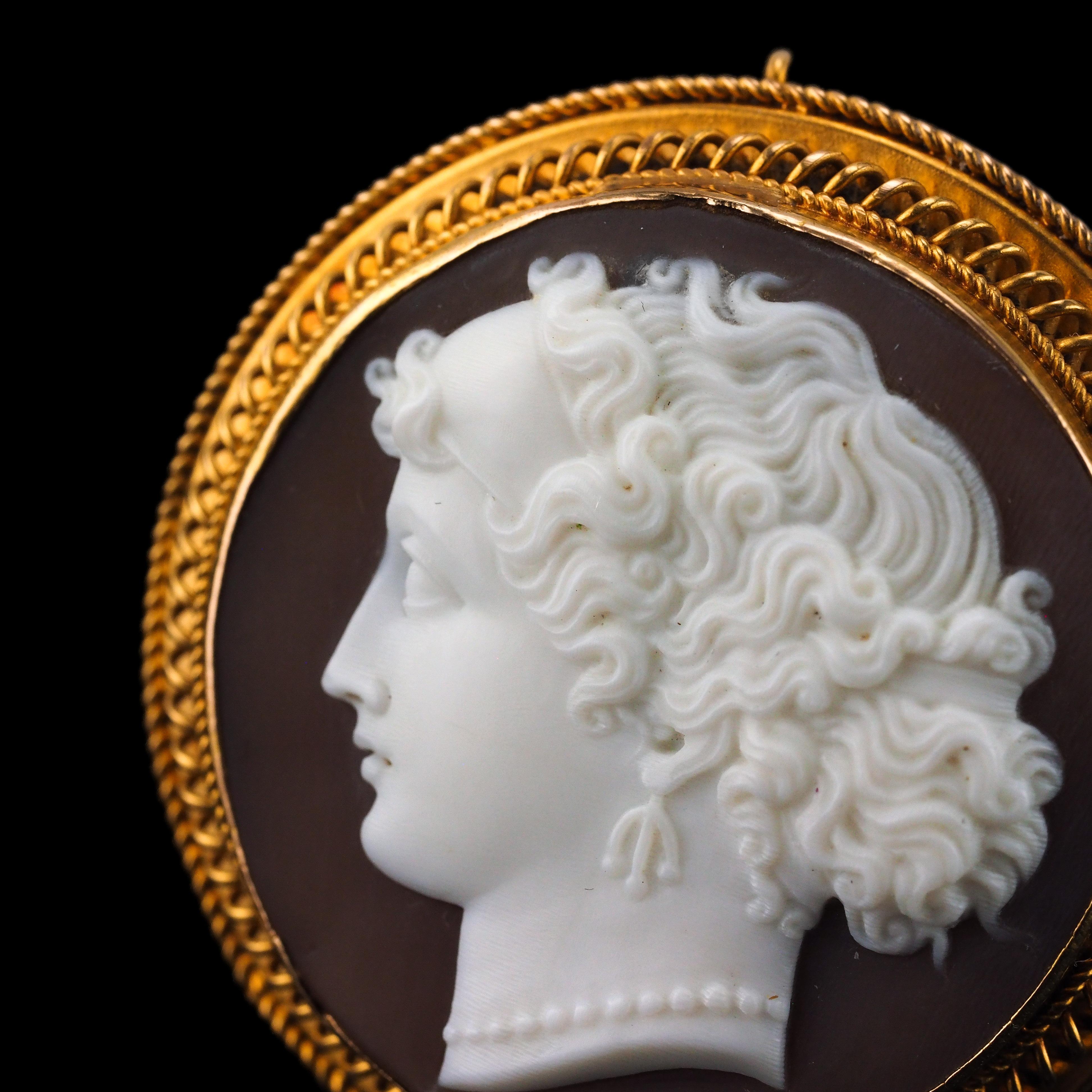 Antique Victorian Cameo 18K Gold Brooch/Pendant Necklace - c.1880 For Sale 14