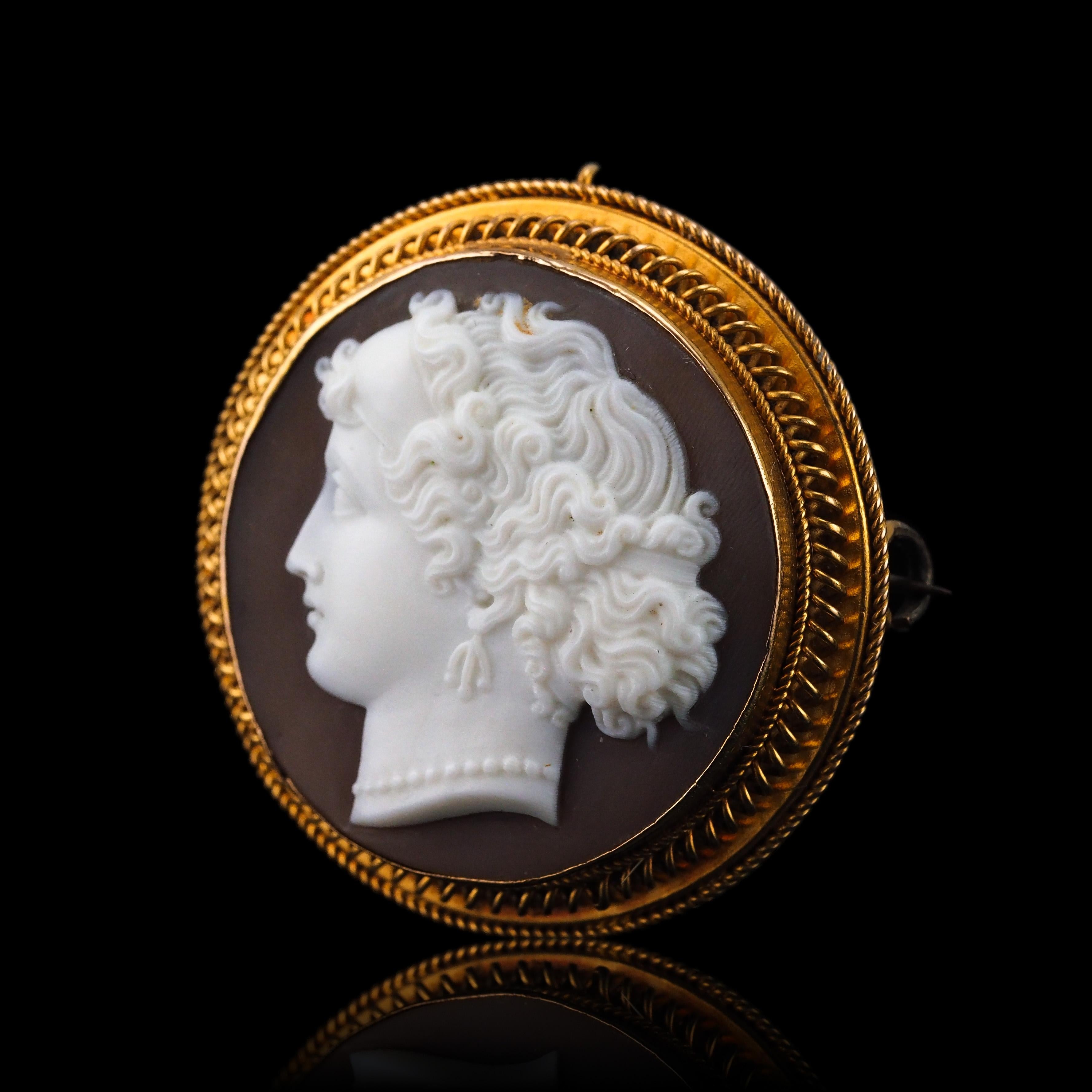 Antique Victorian Cameo 18K Gold Brooch/Pendant Necklace - c.1880 For Sale 15