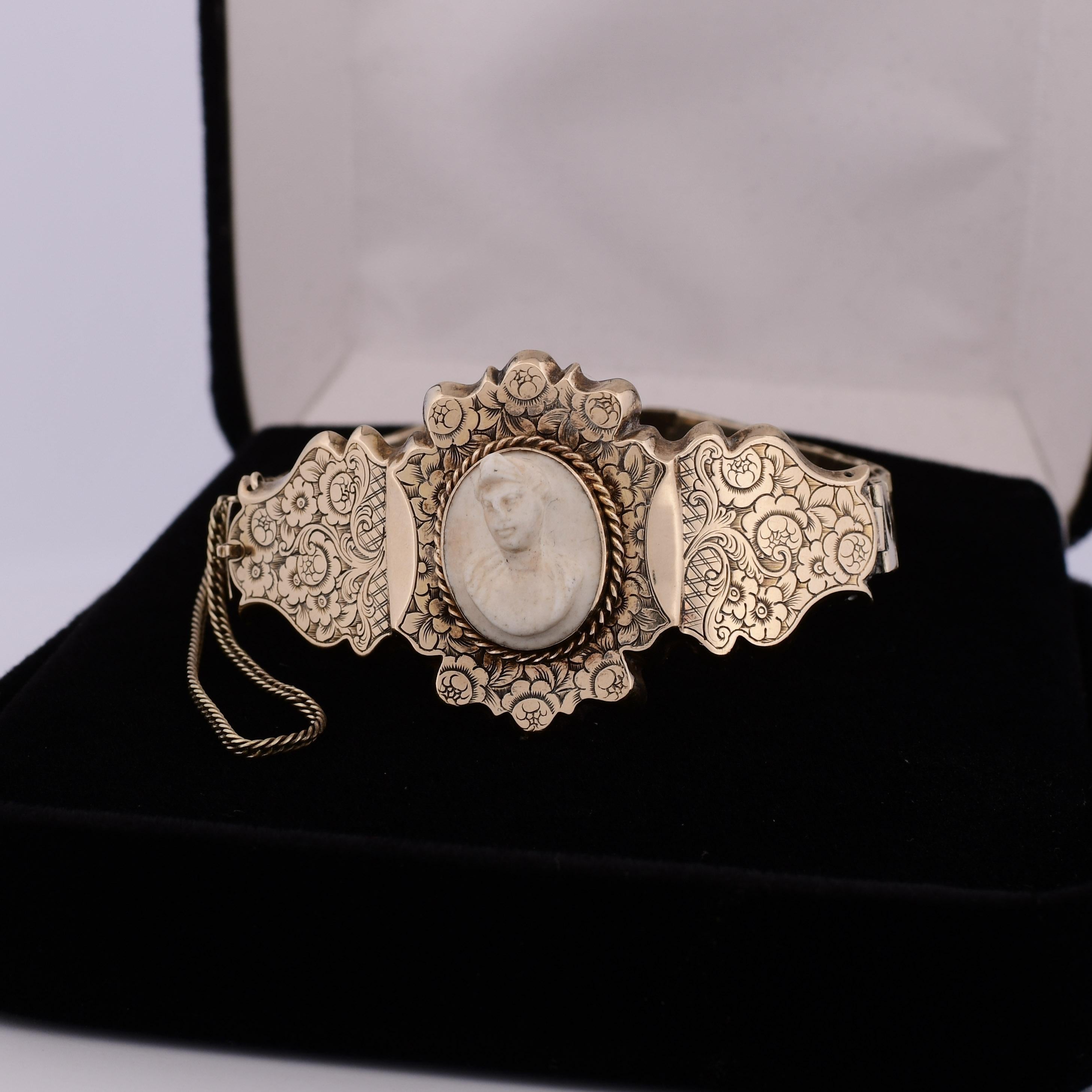 Women's Antique Victorian Cameo Bracelet with Ornate Floral Engraving 14K Gold