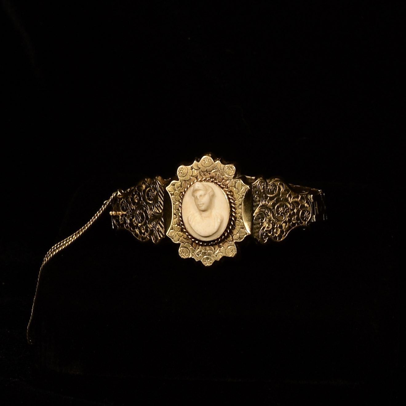 Antique Victorian Cameo Bracelet with Ornate Floral Engraving 14K Gold 2