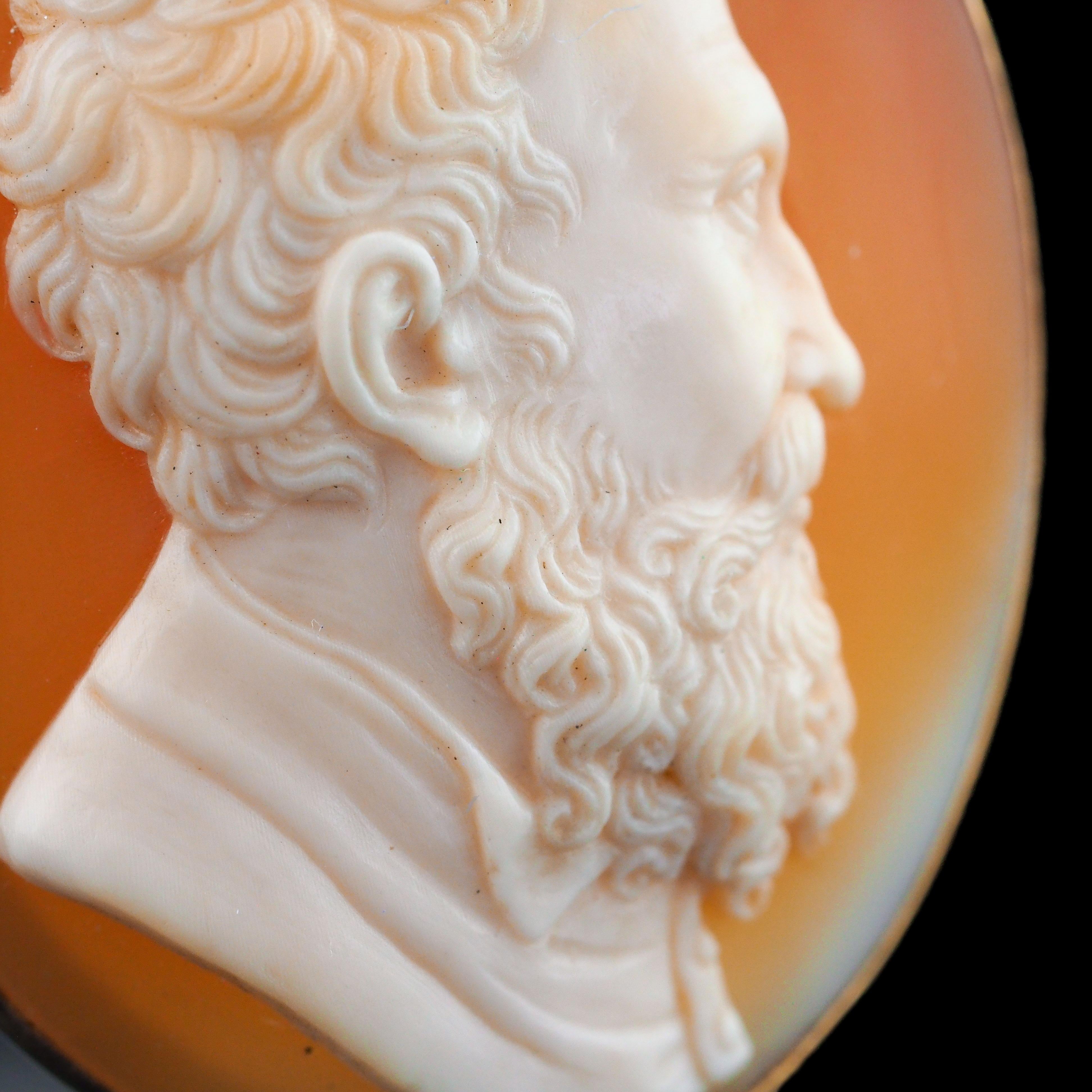 Antique Victorian Cameo Brooch 14K Gold with Portrait of a Gentleman - c.1890 2