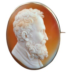 Antiguo broche camafeo victoriano de oro de 14 quilates con el retrato de un caballero - c.1890