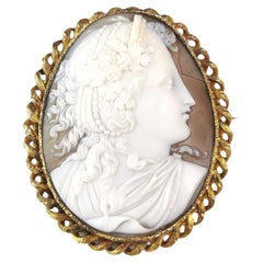 Antique Victorian cameo brooch, gilt brass 