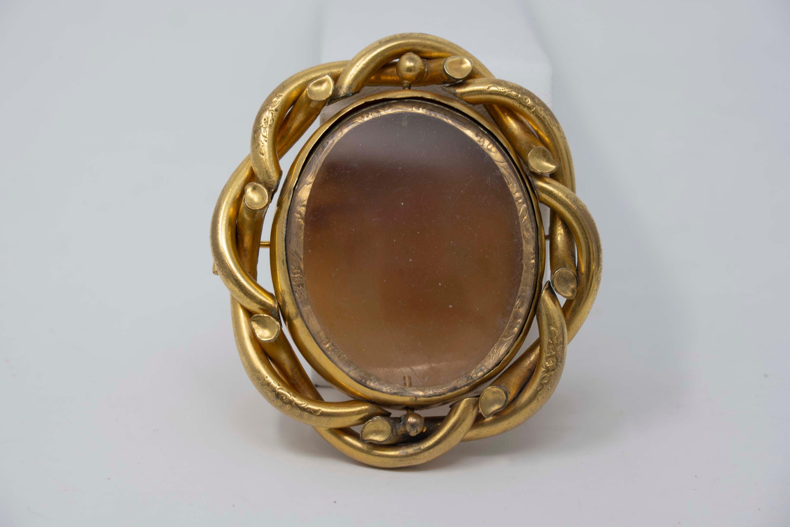 Women's Antique Victorian Cameo Venus & Cupid Mourning Brooch For Sale