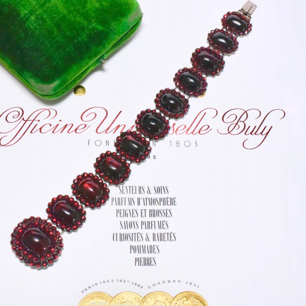 Women's or Men's Antique Victorian Carbuncle/Cabochon And Bohemian Rose-Cut Garnet Bracelet