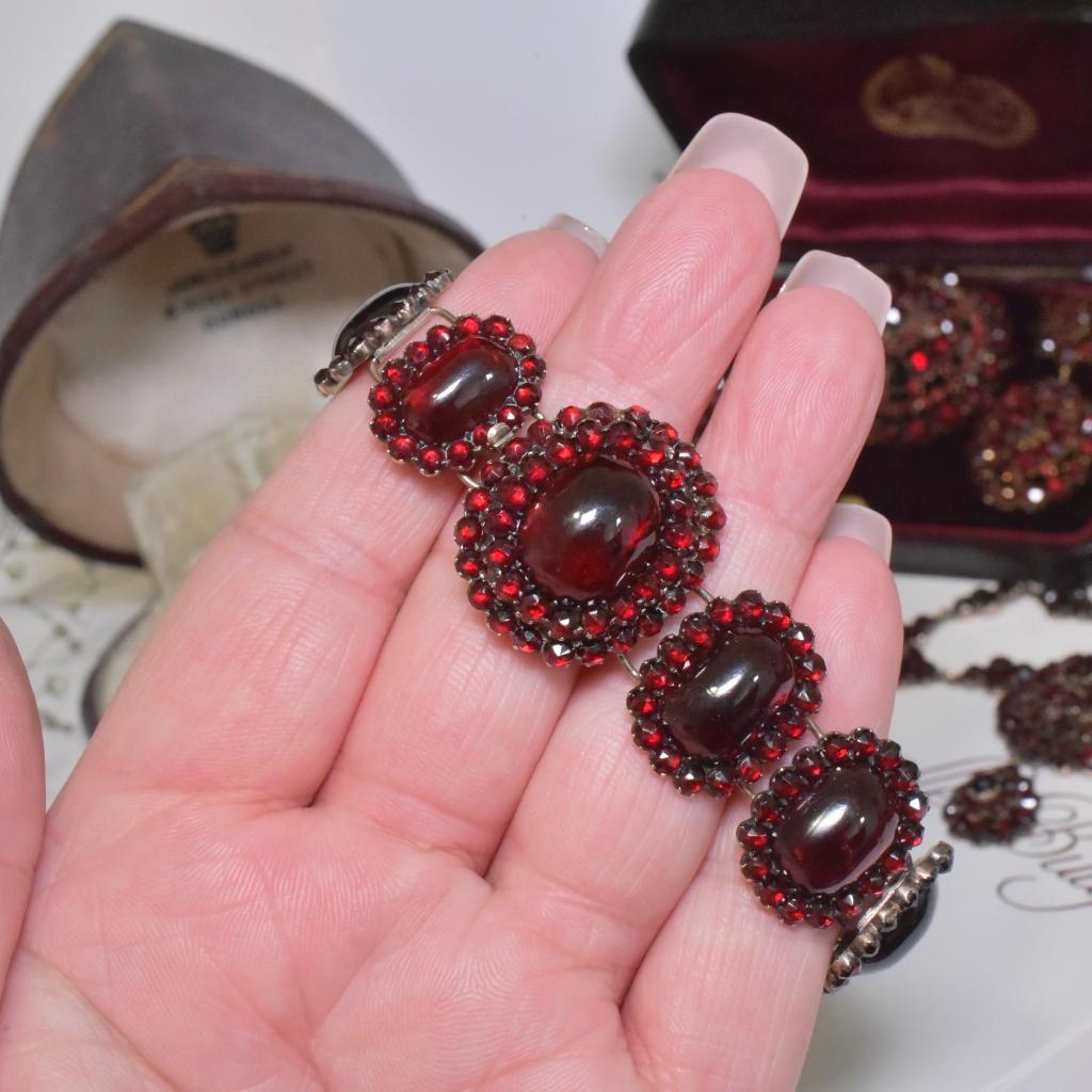 Antique Victorian Carbuncle/Cabochon And Bohemian Rose-Cut Garnet Bracelet 1
