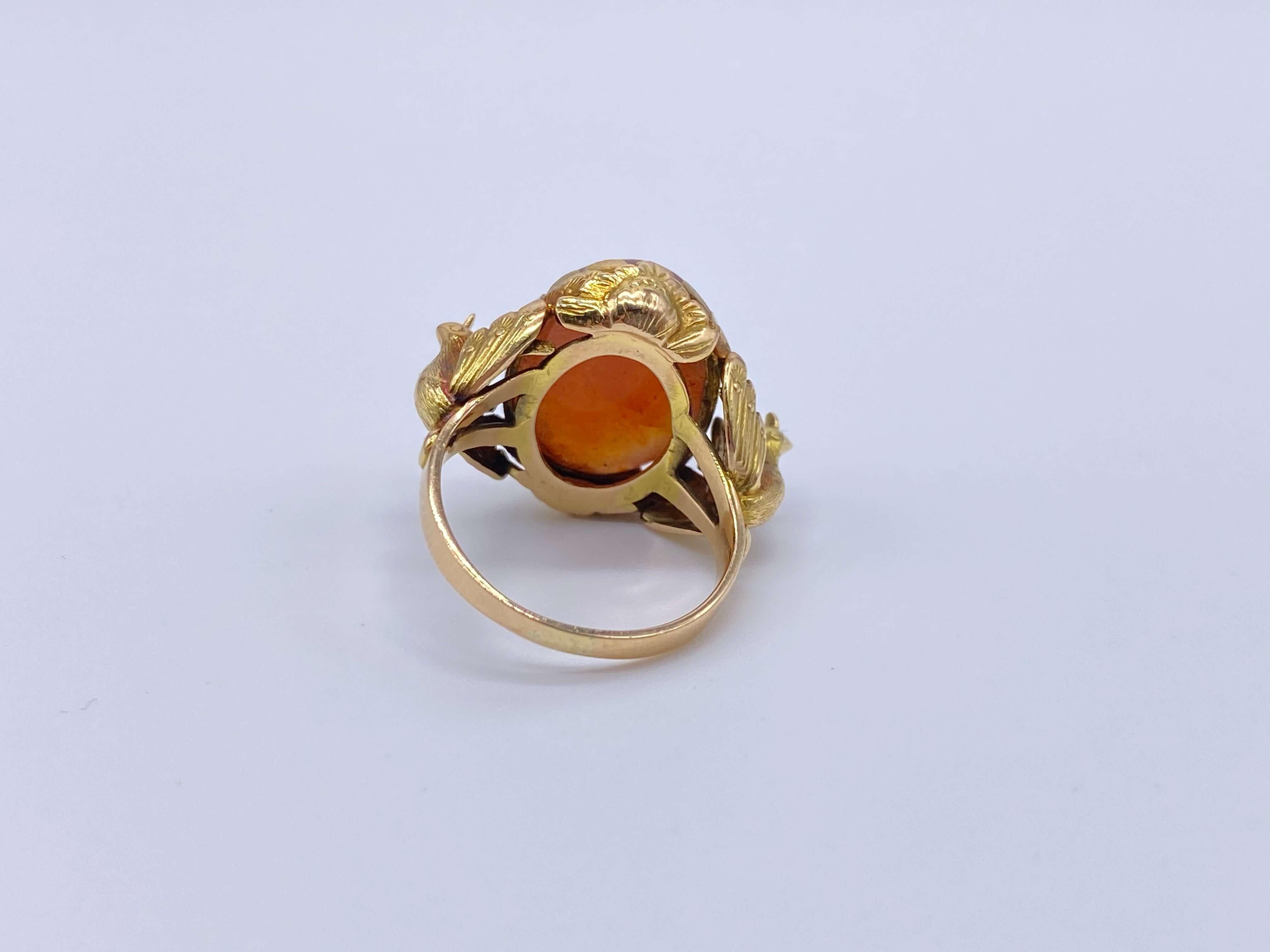 Antiguo Anillo Victoriano de Cornalina y Pavo Real en venta 1