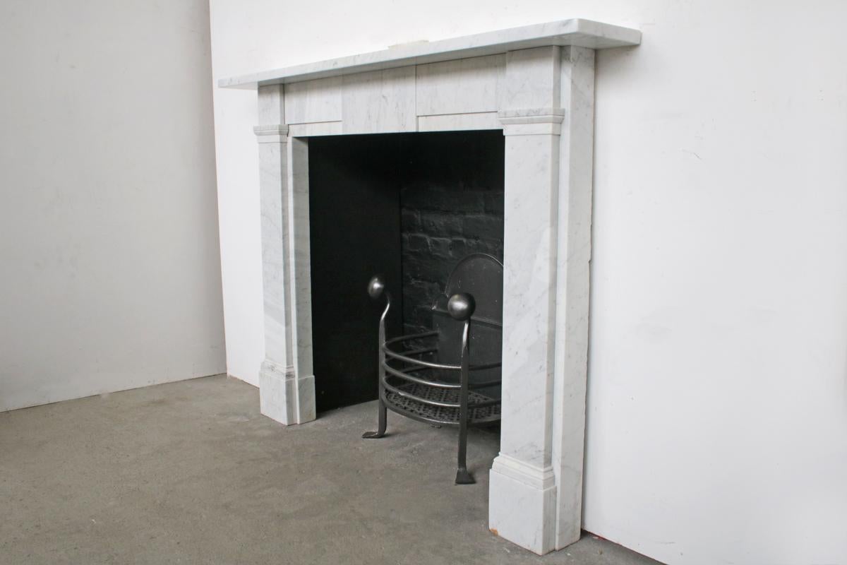 Antique Victorian Carrara Marble Fireplace Surround In Good Condition In Manchester, GB