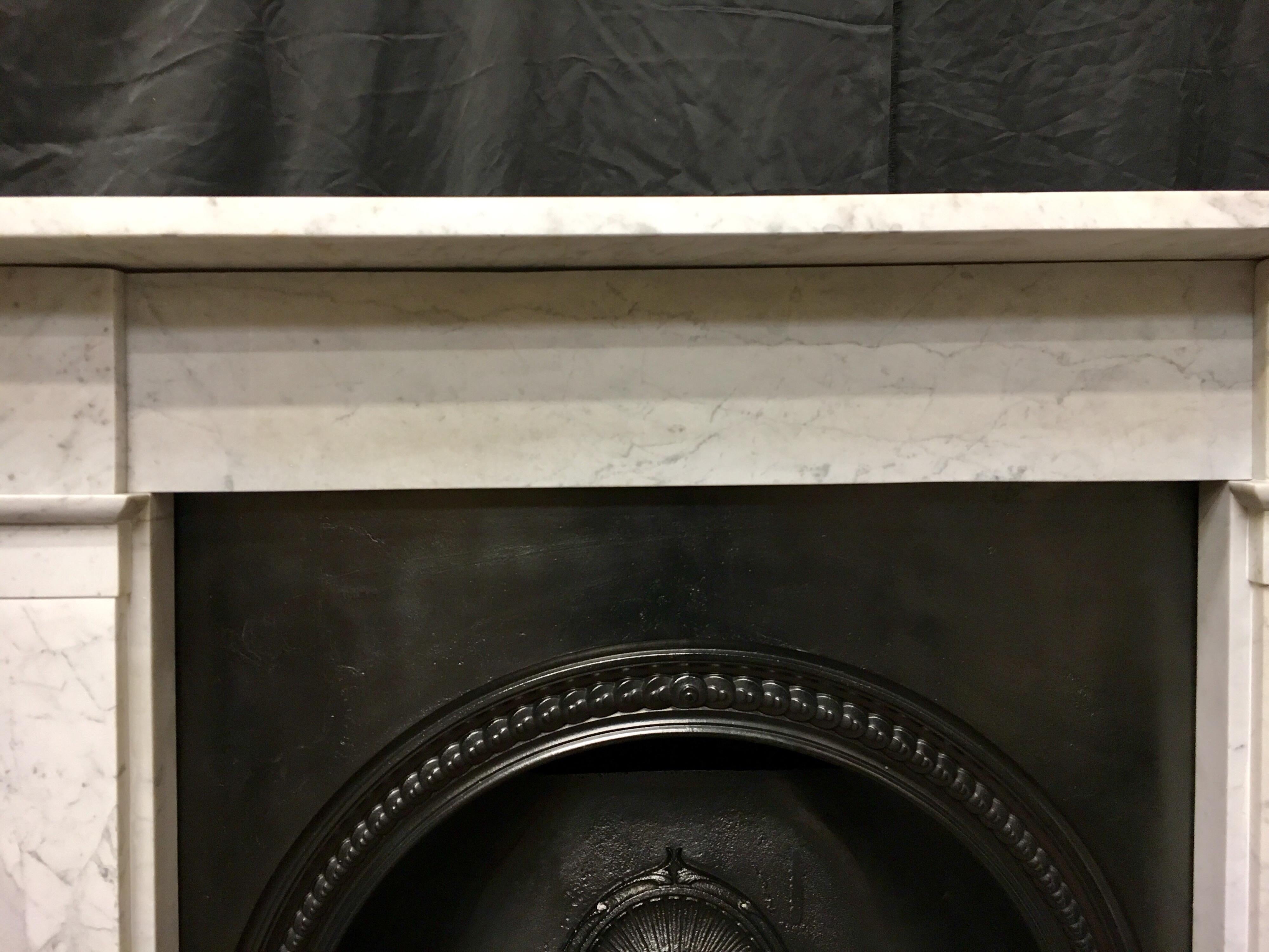 Antique Victorian Carrara Marble Fireplace Surround In Good Condition In Edinburgh, GB