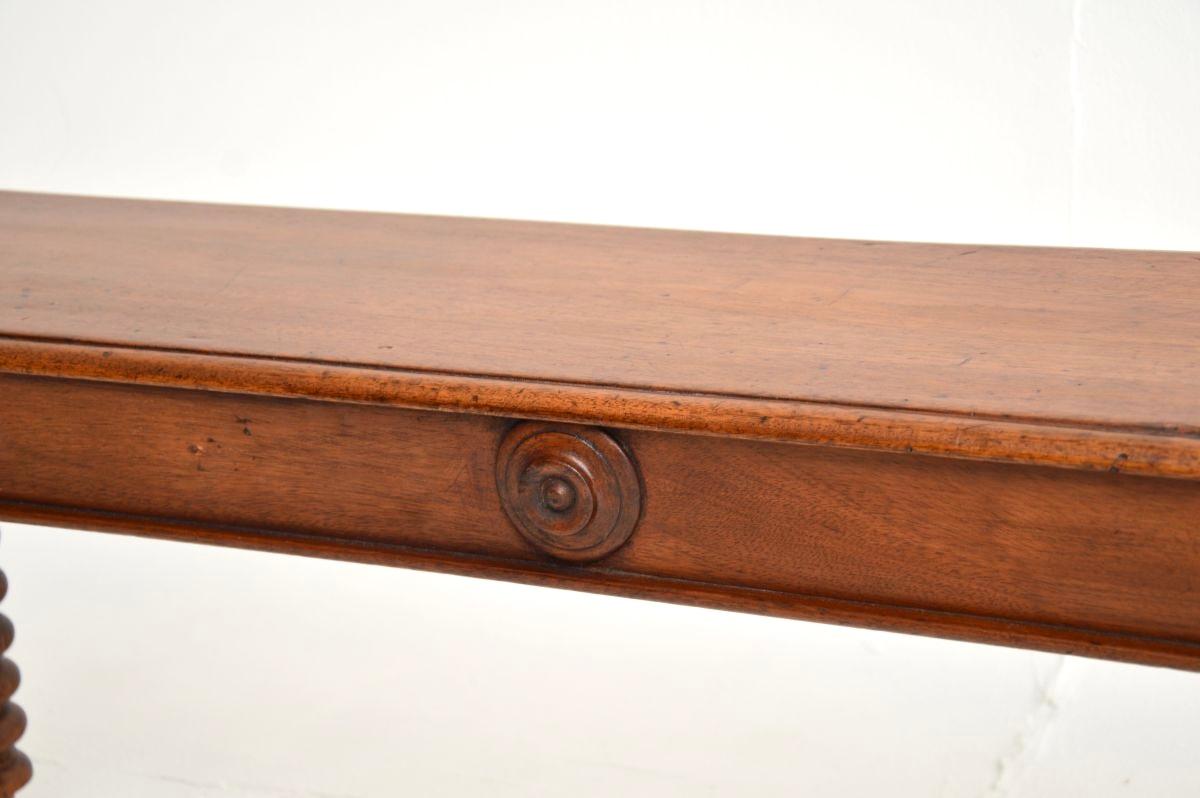 Antike viktorianische geschnitzte Bank im Angebot 4