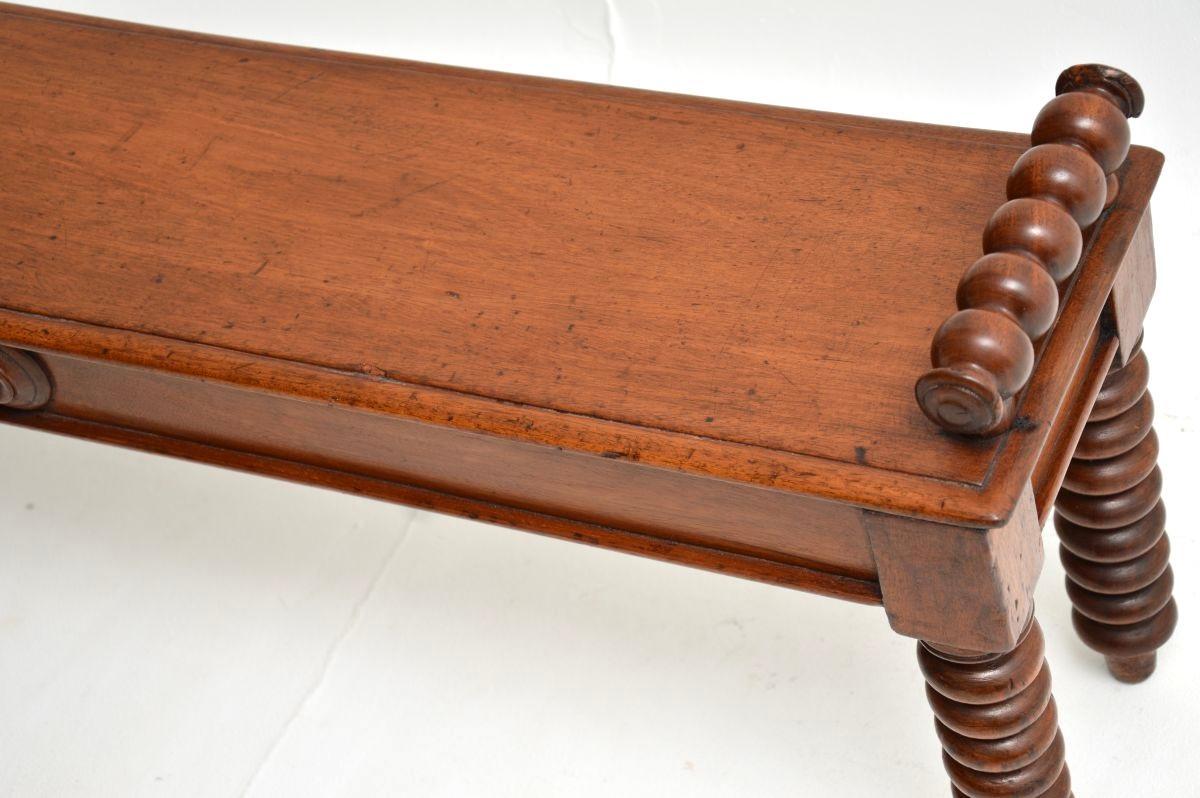 Antike viktorianische geschnitzte Bank (Holz) im Angebot