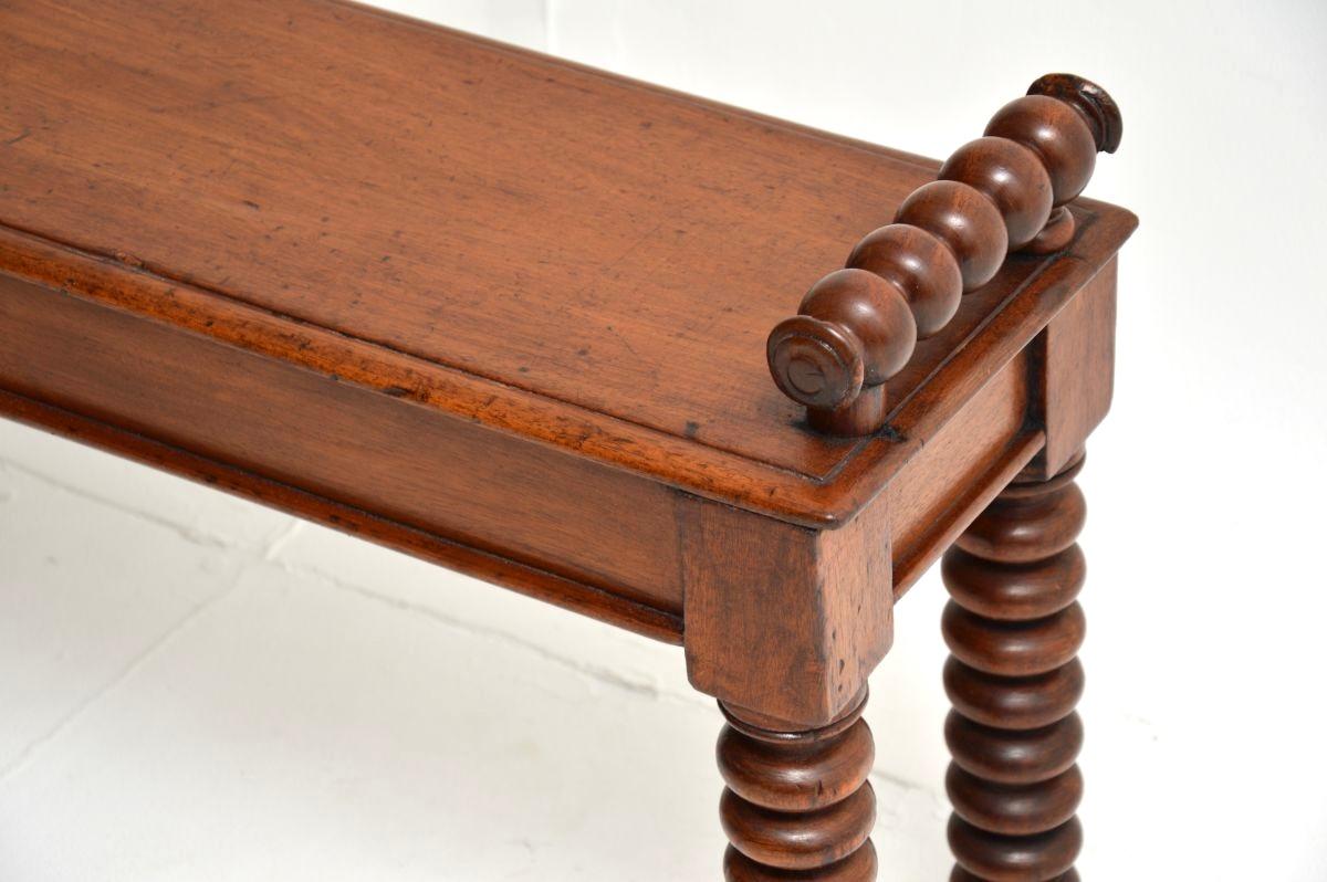 Antike viktorianische geschnitzte Bank im Angebot 2