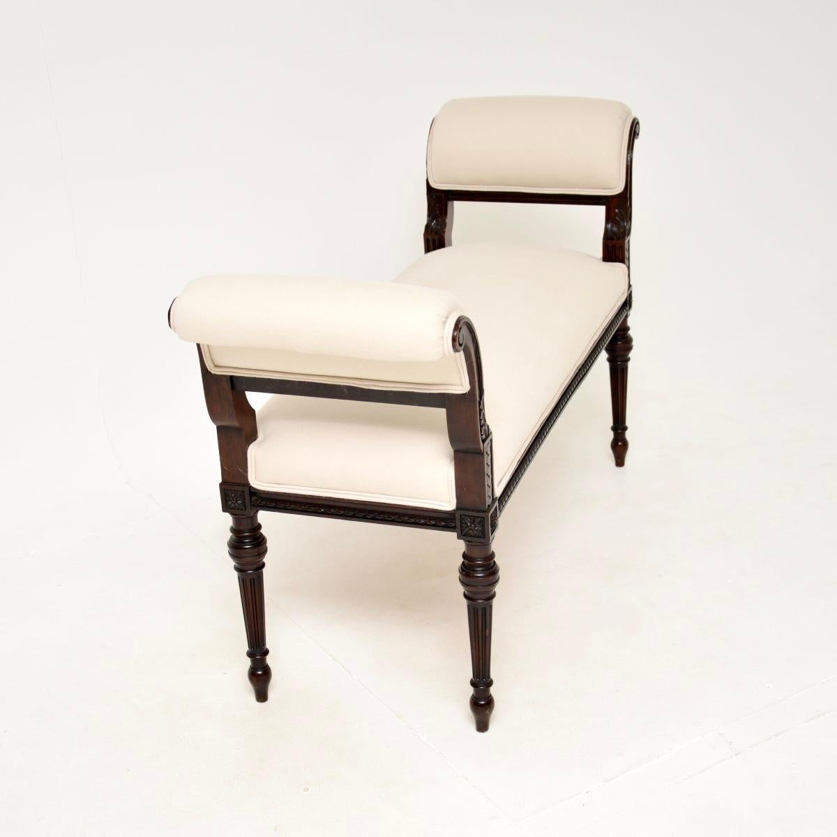 Antiguo banco / taburete victoriano tallado de Waring and Gillows en Bueno estado para la venta en London, GB