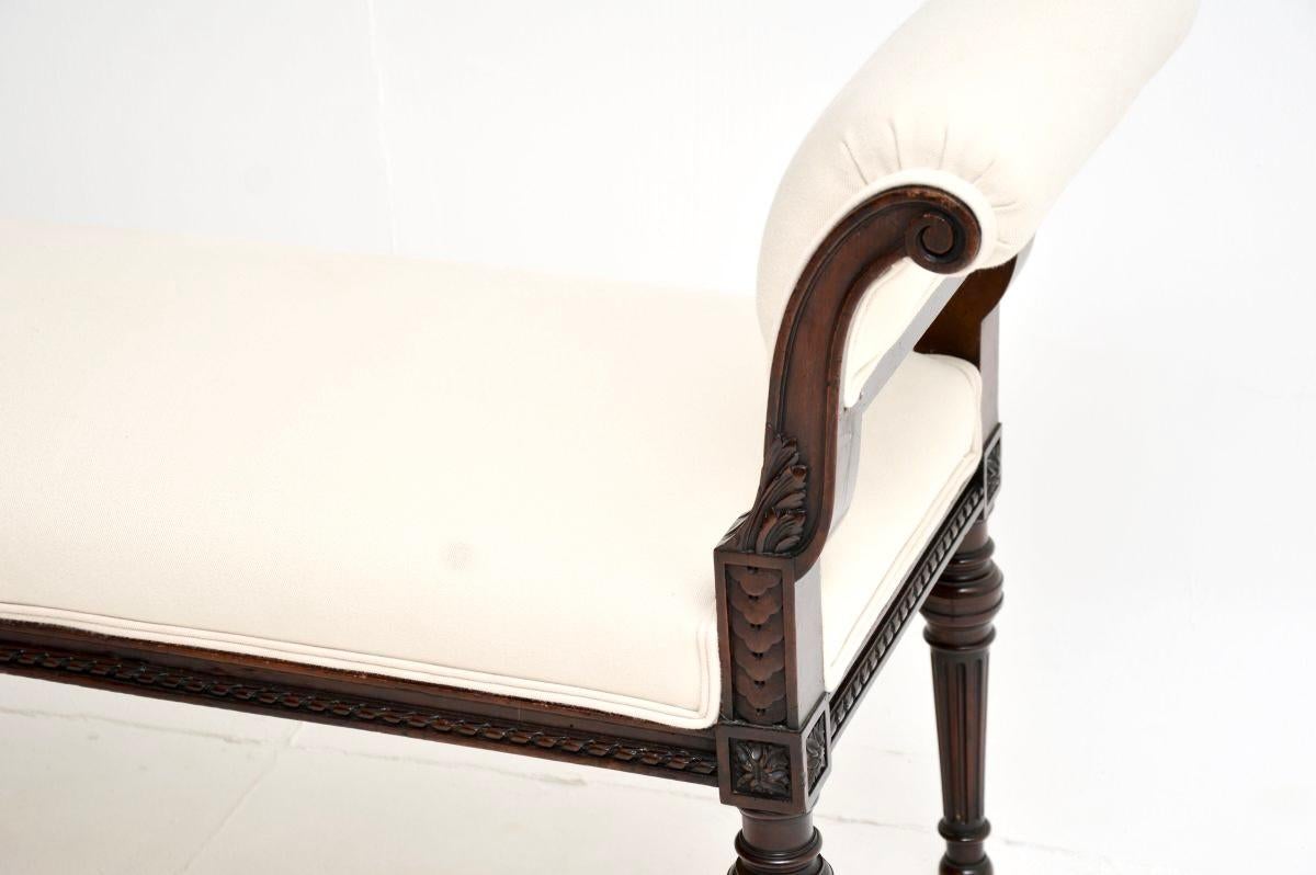 Antiguo banco / taburete victoriano tallado de Waring and Gillows en venta 1