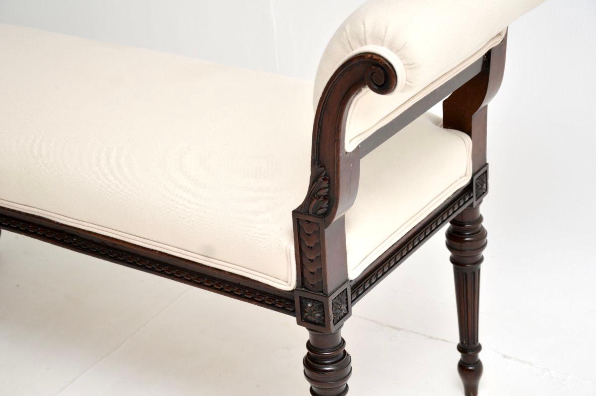 Antiguo banco / taburete victoriano tallado de Waring and Gillows en venta 2