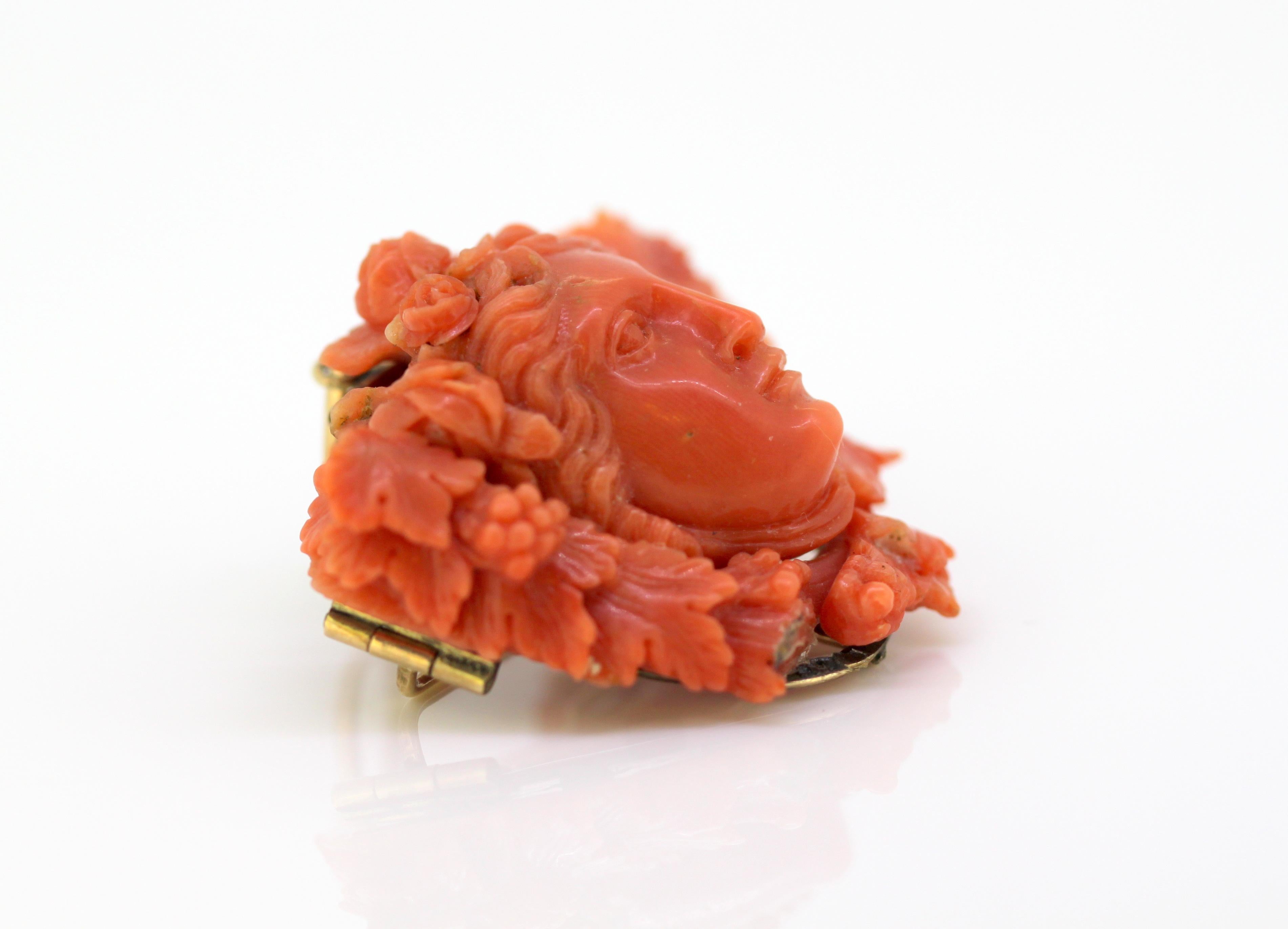 Antique Victorian Carved Coral Brooch or Pendant with 15 Karat Gold, circa 1880s In Excellent Condition In Braintree, GB