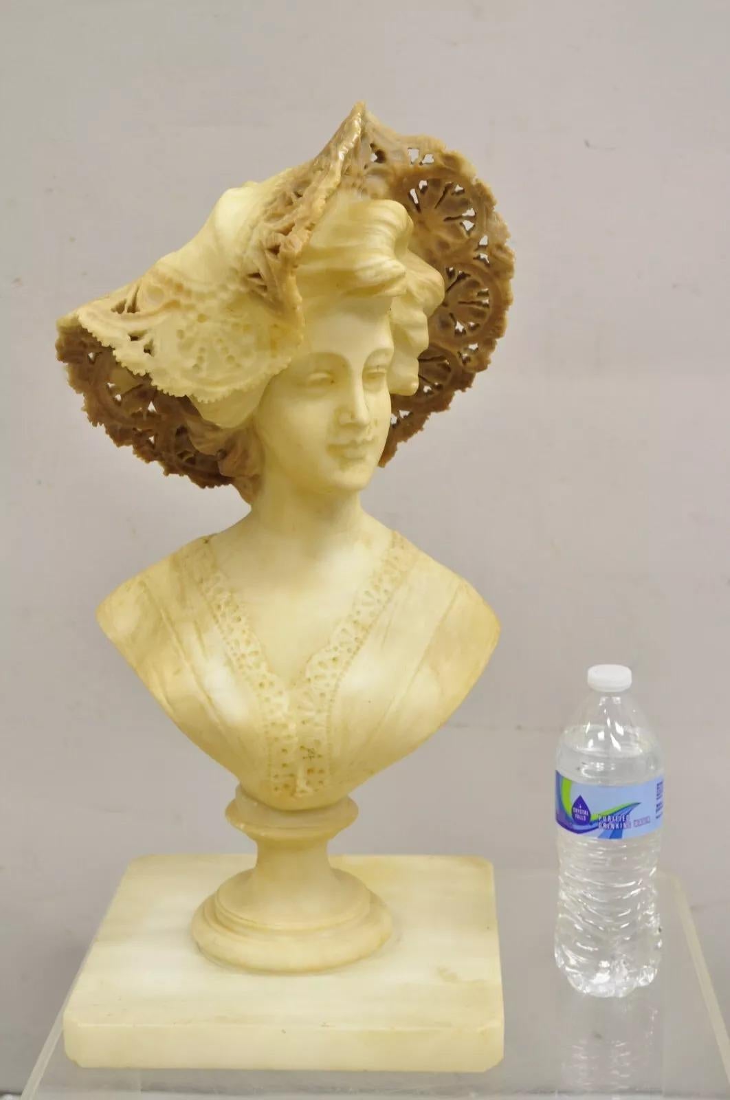 Antico busto di donna in alabastro intagliato di epoca vittoriana attribuito ad Adolfo Cipriani. Circa alla fine del XIX secolo. Misure: 21,5