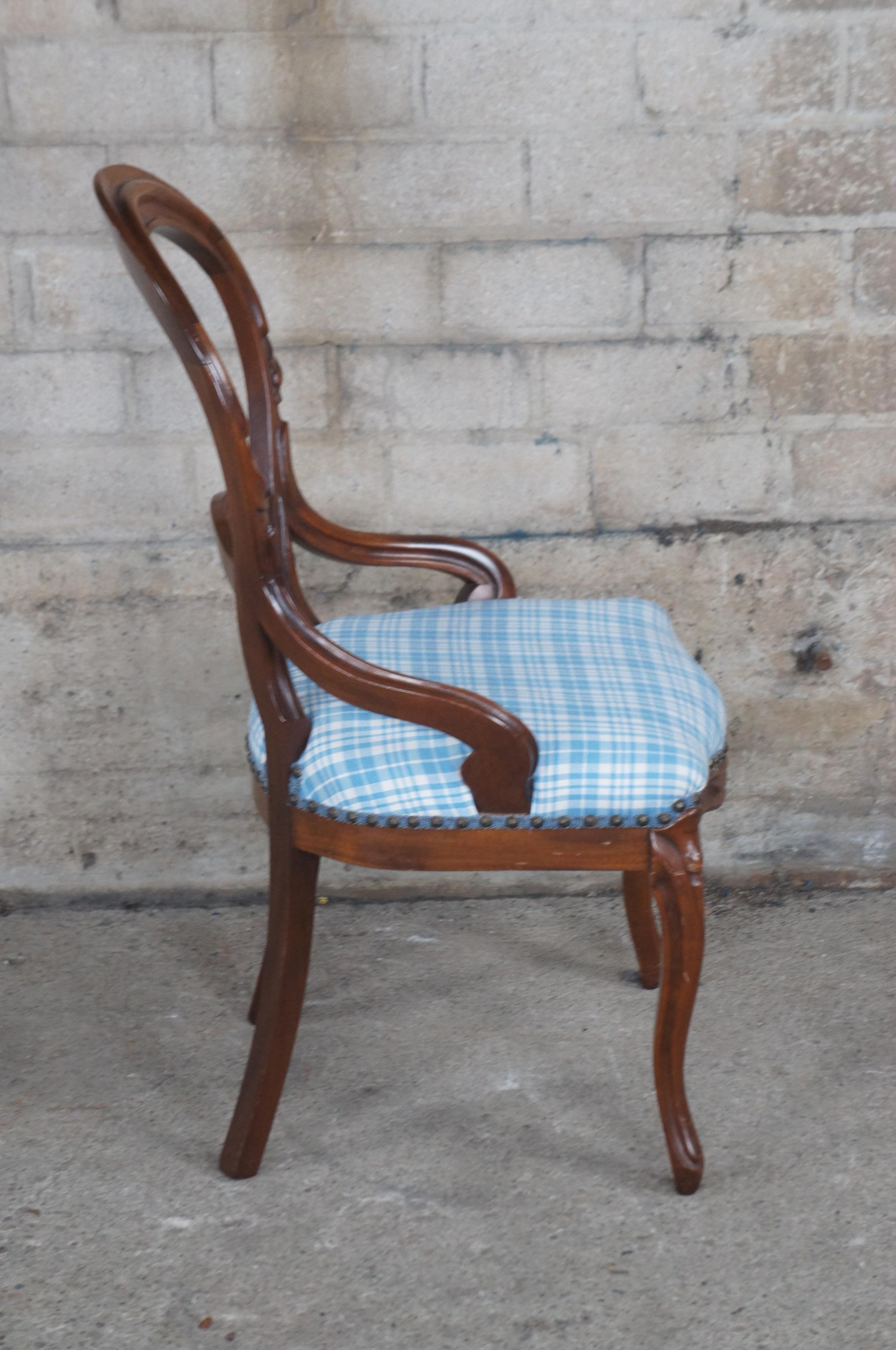 Antique Victorian Carved Mahogany Balloon Back Occasional Side Chair Paid Seat In Good Condition In Dayton, OH