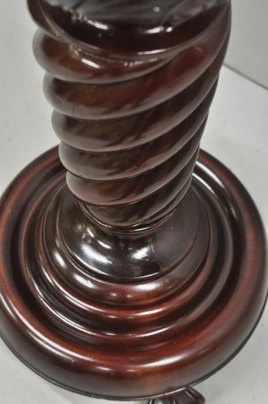 Ancien socle victorien en acajou sculpté pour plantes d'orge à pied torsadé en vente 4