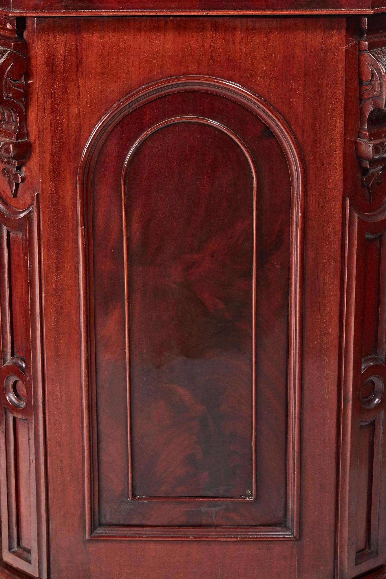Antique Victorian Carved Mahogany Mirror Back Sideboard In Excellent Condition In Suffolk, GB