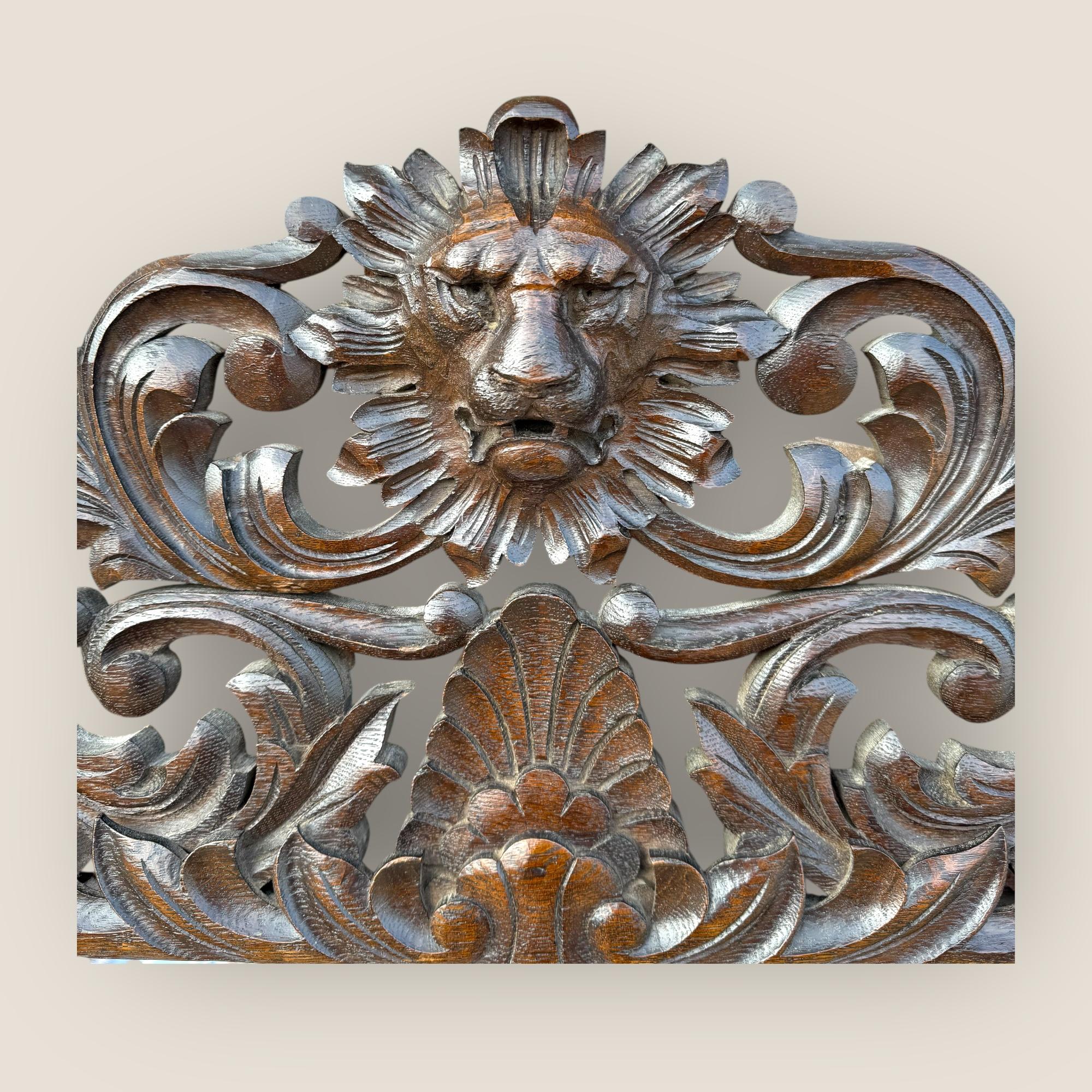 Antique Victorian Carved Oak Bevelled Mantel Mirror with Carved Lion Pediment For Sale 7