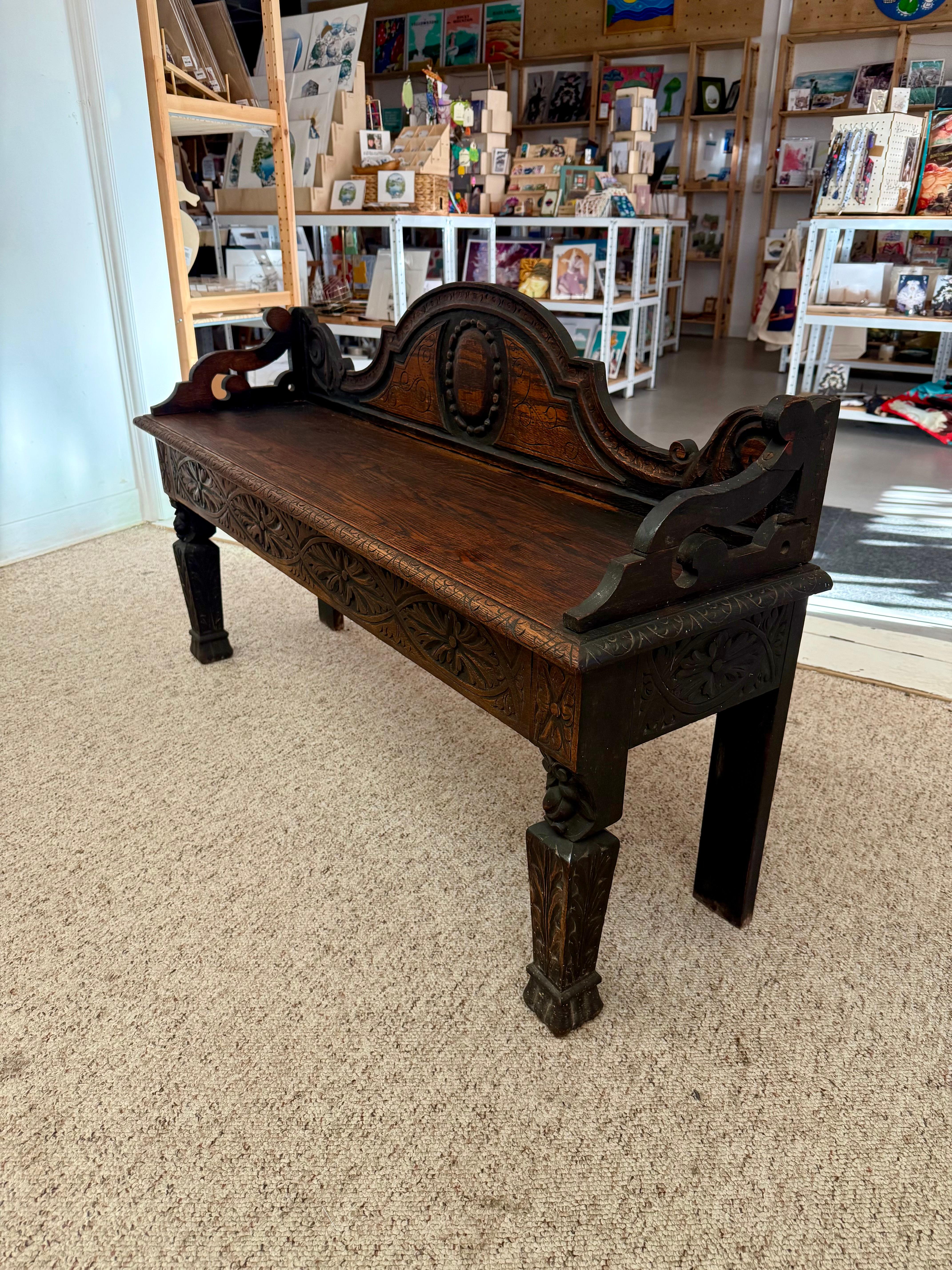 Early 20th Century Antique Victorian Carved Oak Hall Bench Intricate Floral Design For Sale