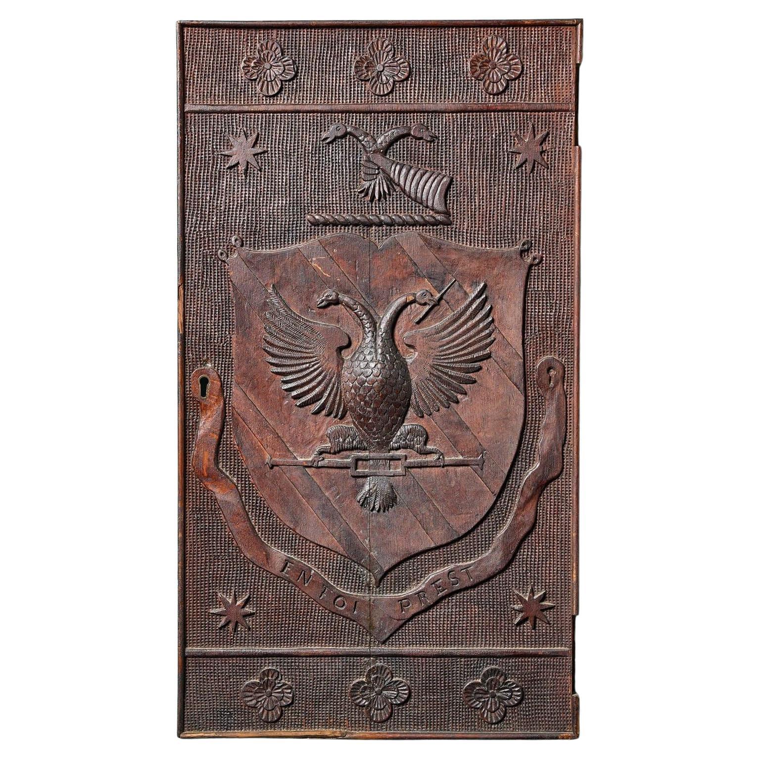 Antiguo Panel Victoriano de Roble Tallado con Escudo de Armas