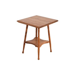 Kartentische und Teetische aus Holz