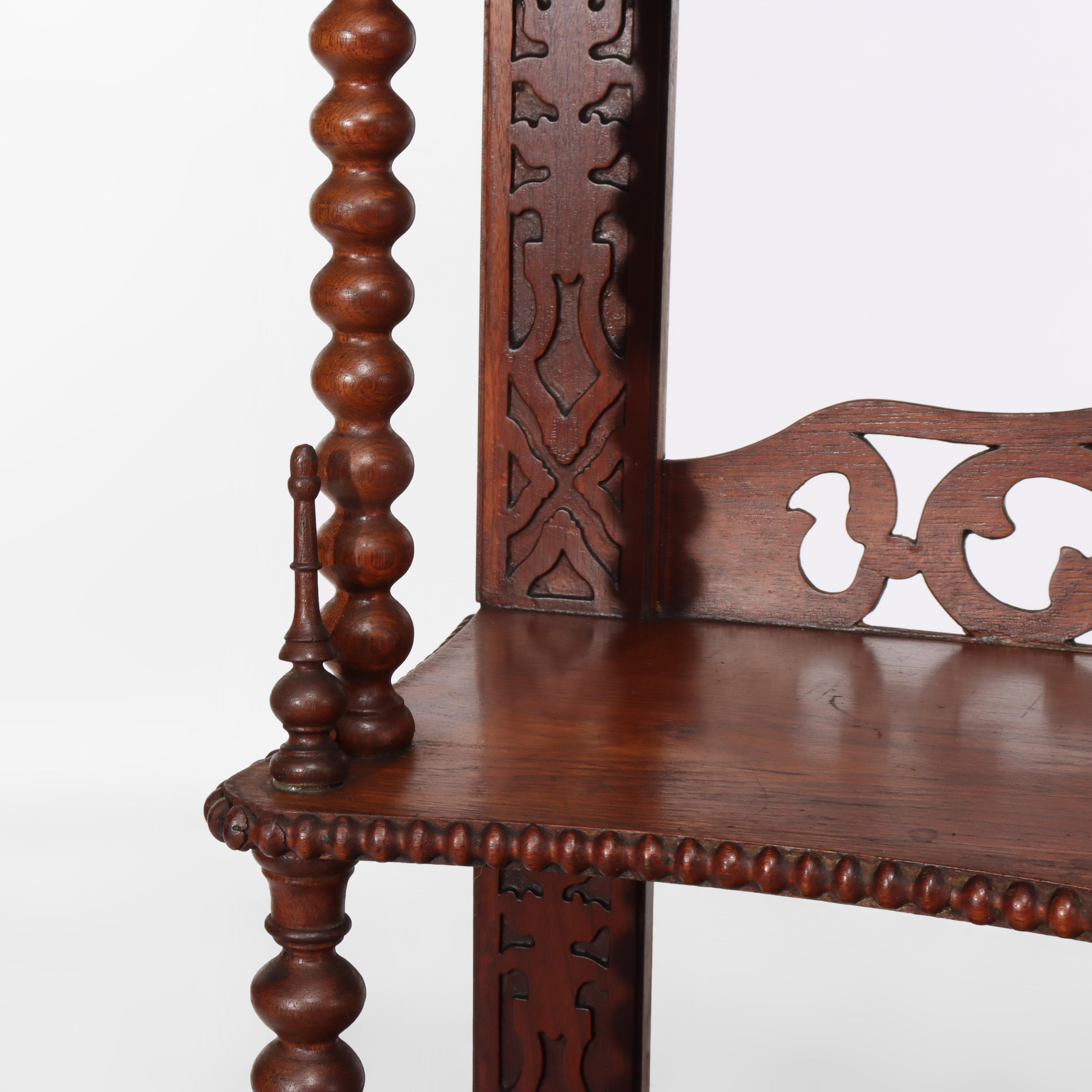 Ancienne étagère victorienne en bois de rose sculpté et filigrané à quatre étagères et tiroir c1890 en vente 1