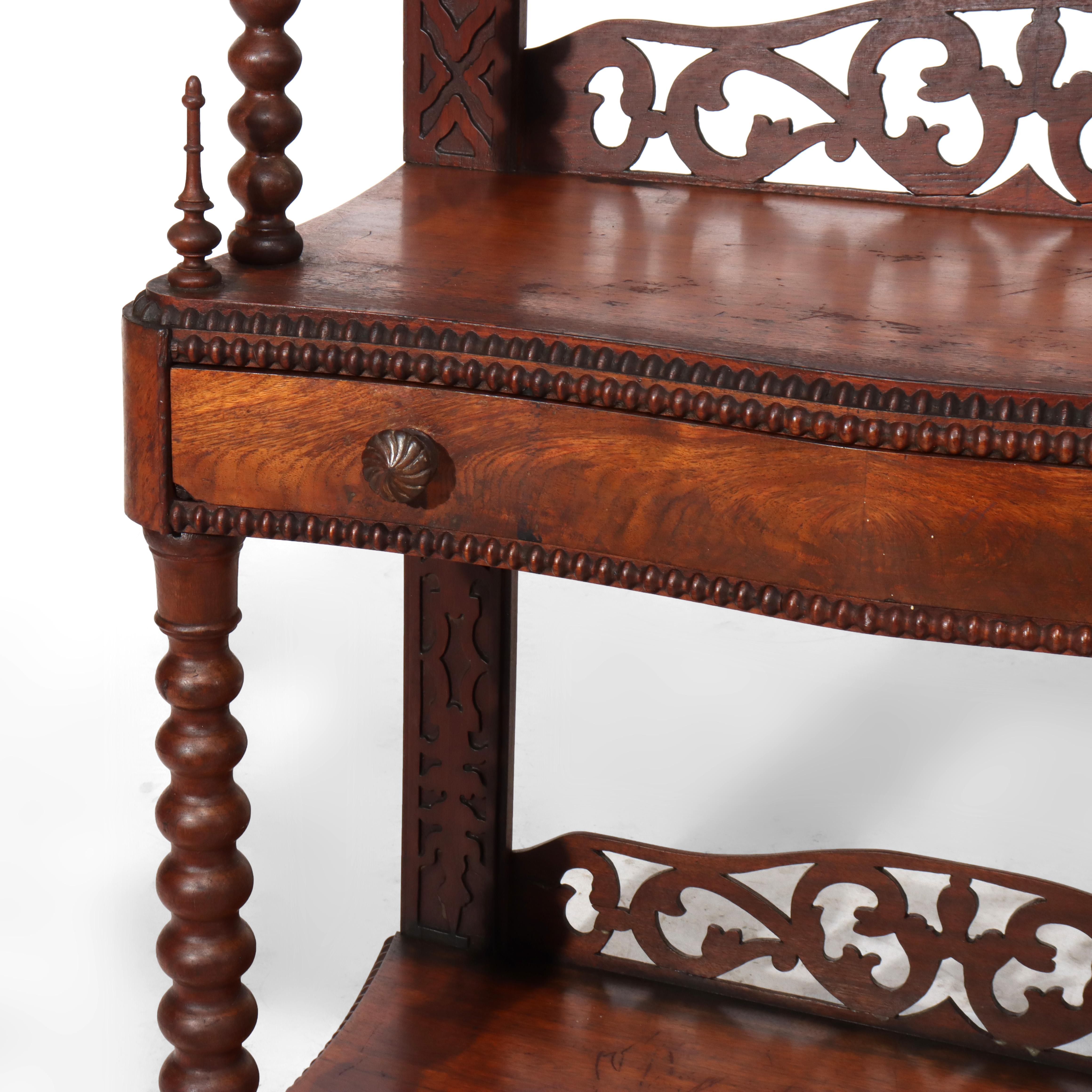 Ancienne étagère victorienne en bois de rose sculpté et filigrané à quatre étagères et tiroir c1890 en vente 2