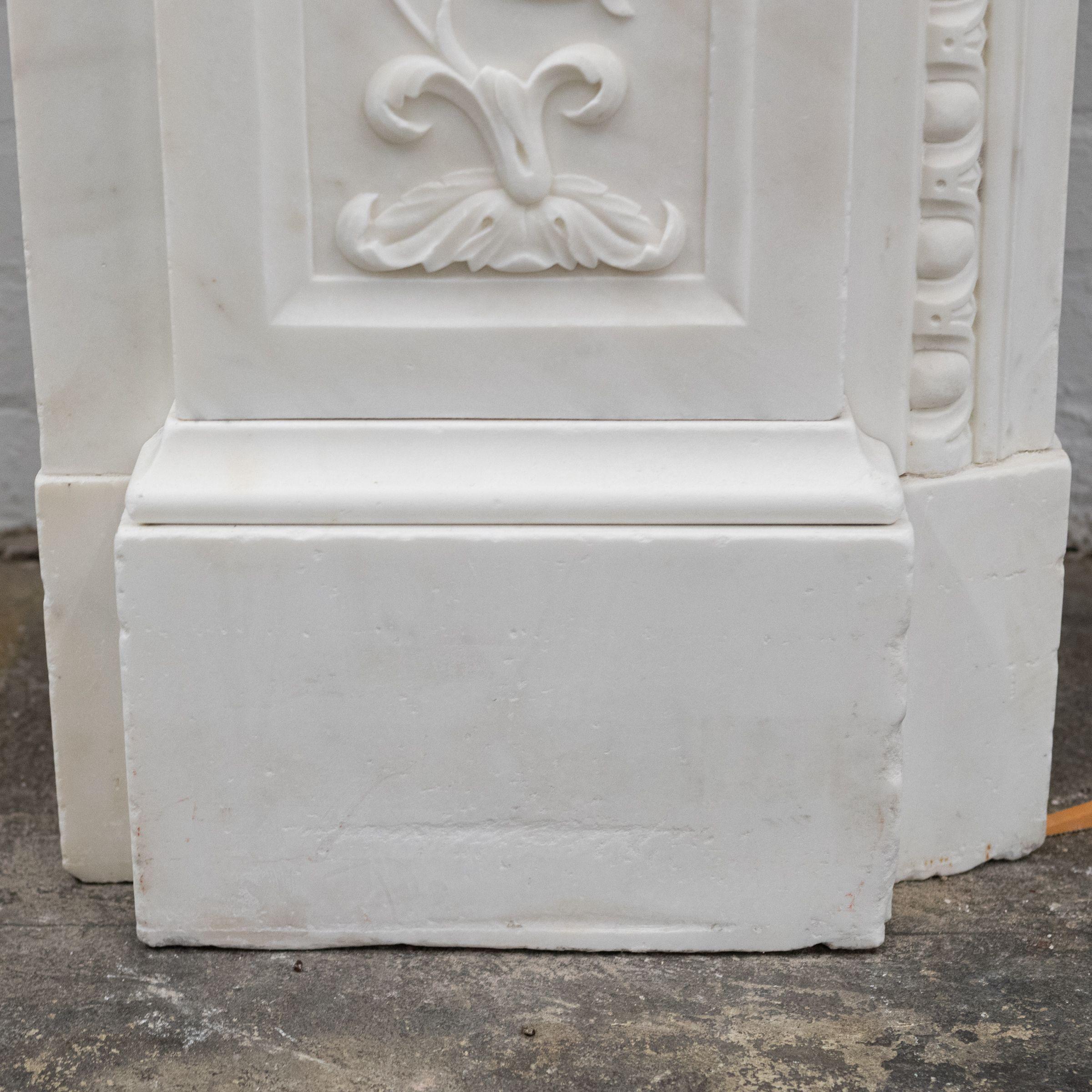 Antique Victorian Carved Statuary Marble Arched Chimneypiece For Sale 2