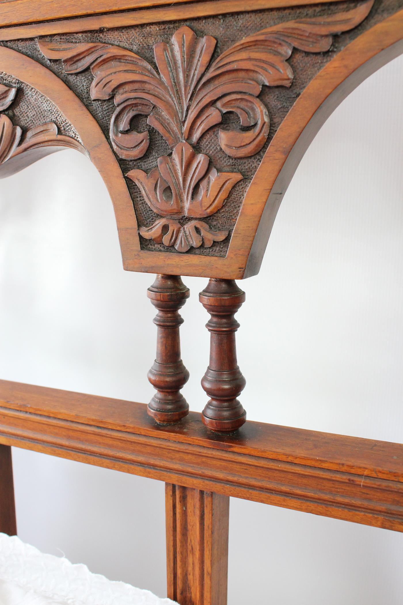 Antique Victorian Carved Walnut Bedstead UK Double Bed / US Full 'Frame' For Sale 6