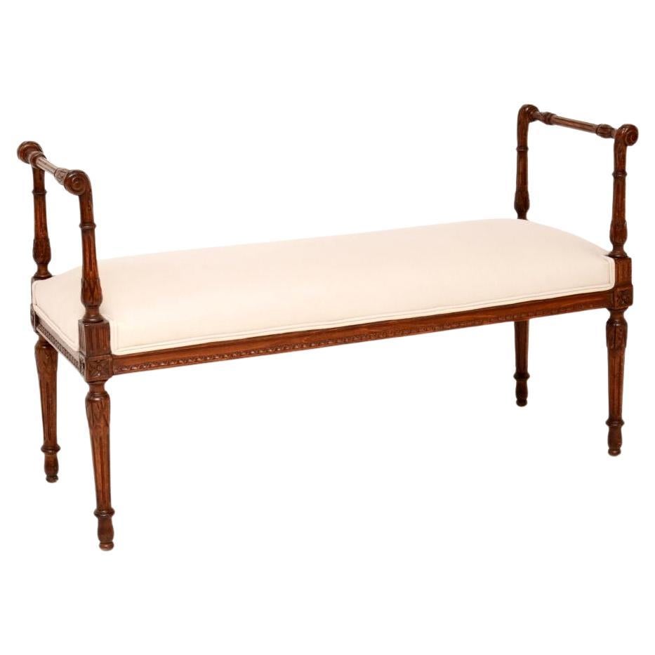 Antike viktorianische geschnitzte Nussbaum Bank / Hocker im Angebot