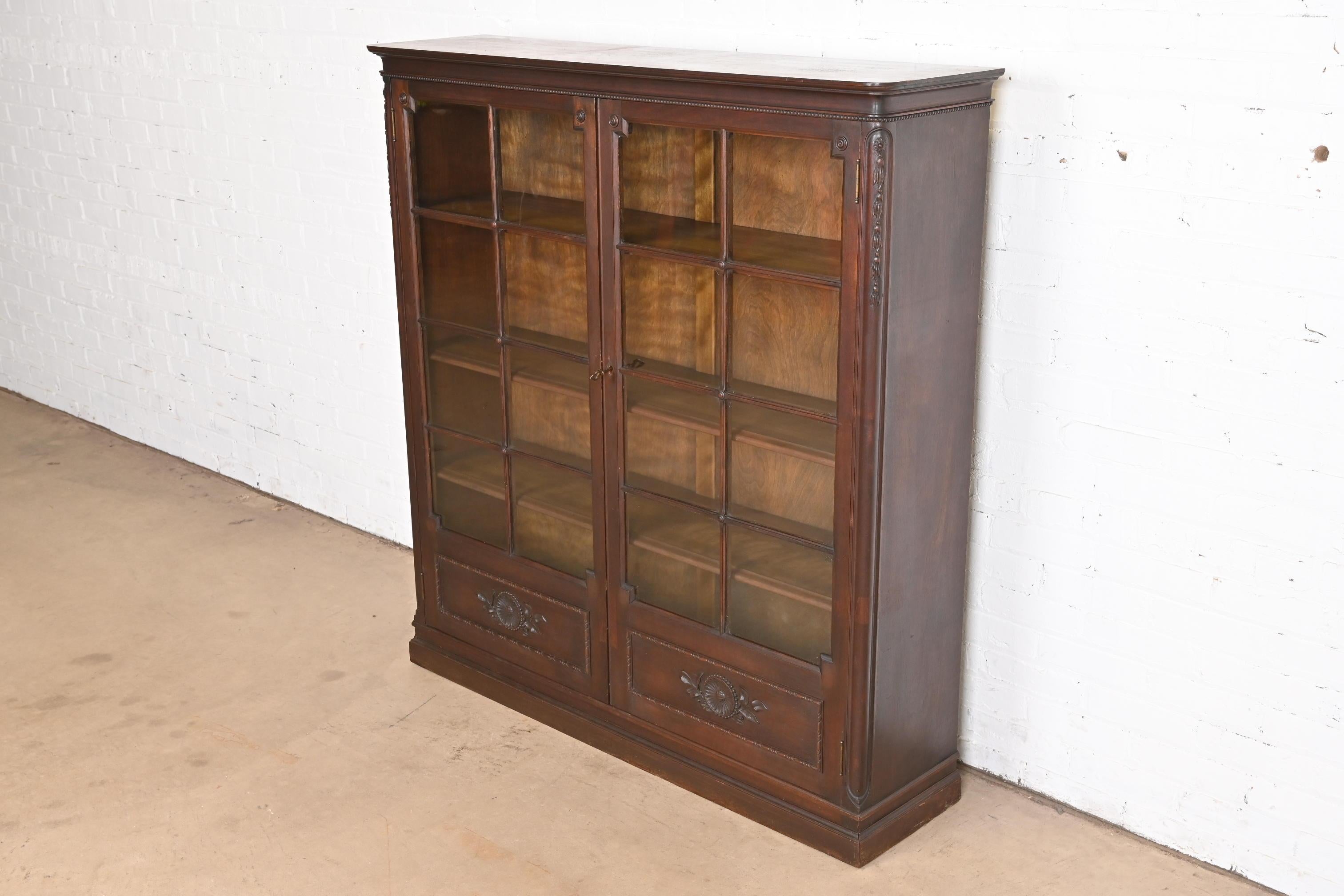 Antique Berkey & Gay Victorian Carved Walnut Bookcase, Circa 1900 In Good Condition For Sale In South Bend, IN