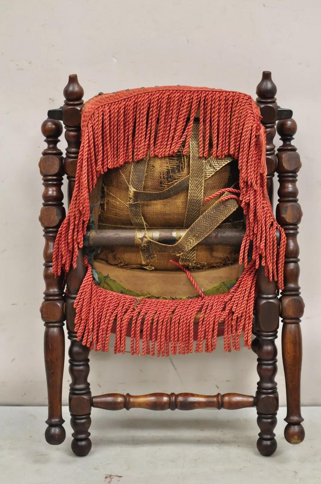 Ancienne chaise de campagne pliante victorienne en noyer sculpté attr. George Hunzinger en vente 3