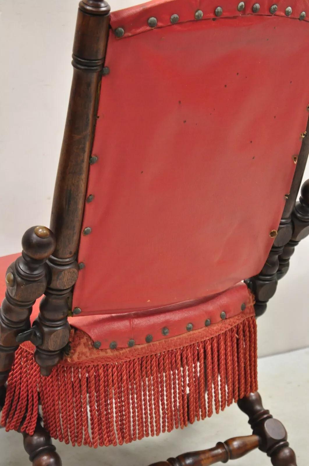 Noyer Ancienne chaise de campagne pliante victorienne en noyer sculpté attr. George Hunzinger en vente