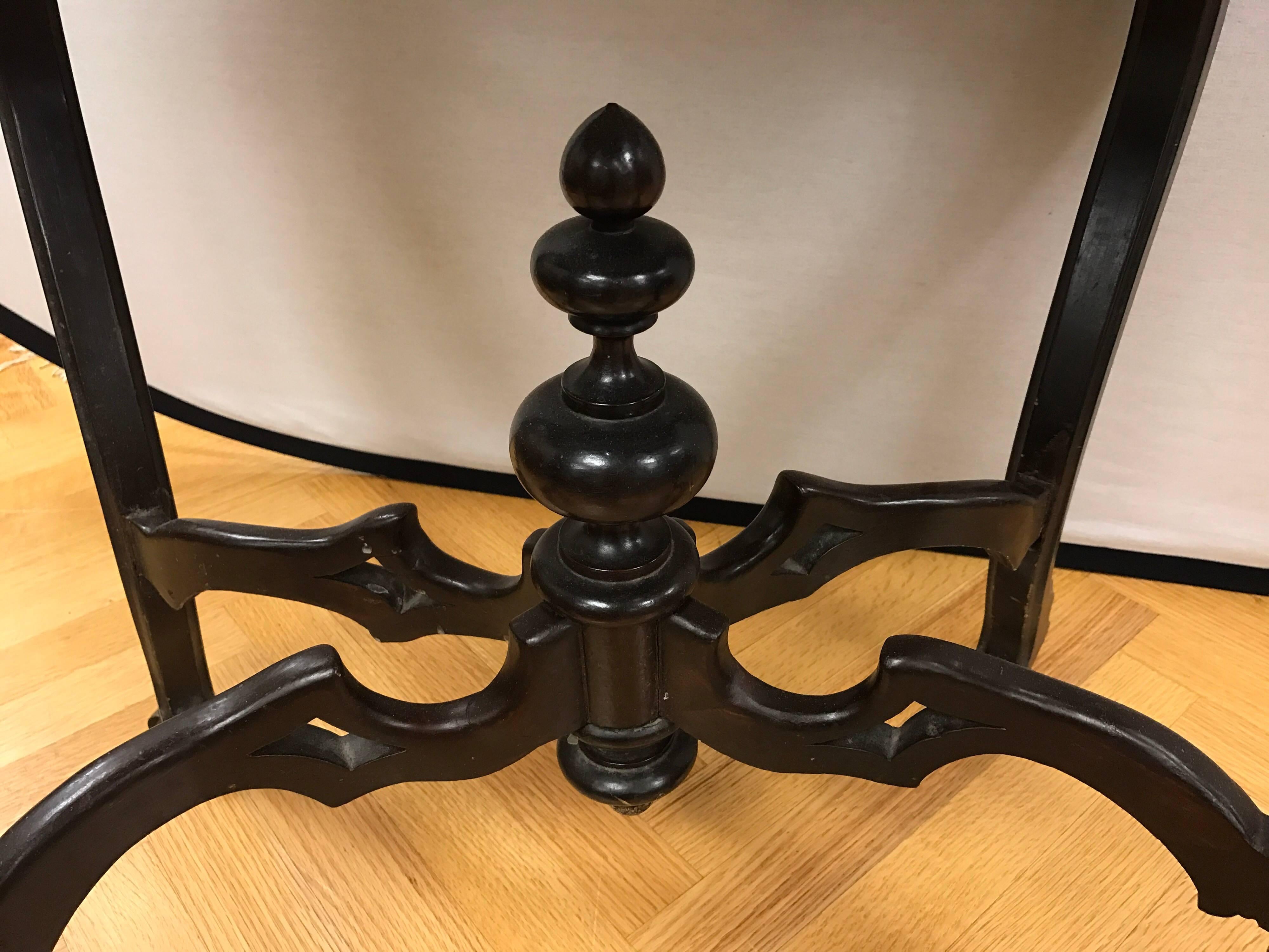Antique Victorian Carved Walnut Marble-Top Centre Foyer Table In Excellent Condition In West Hartford, CT