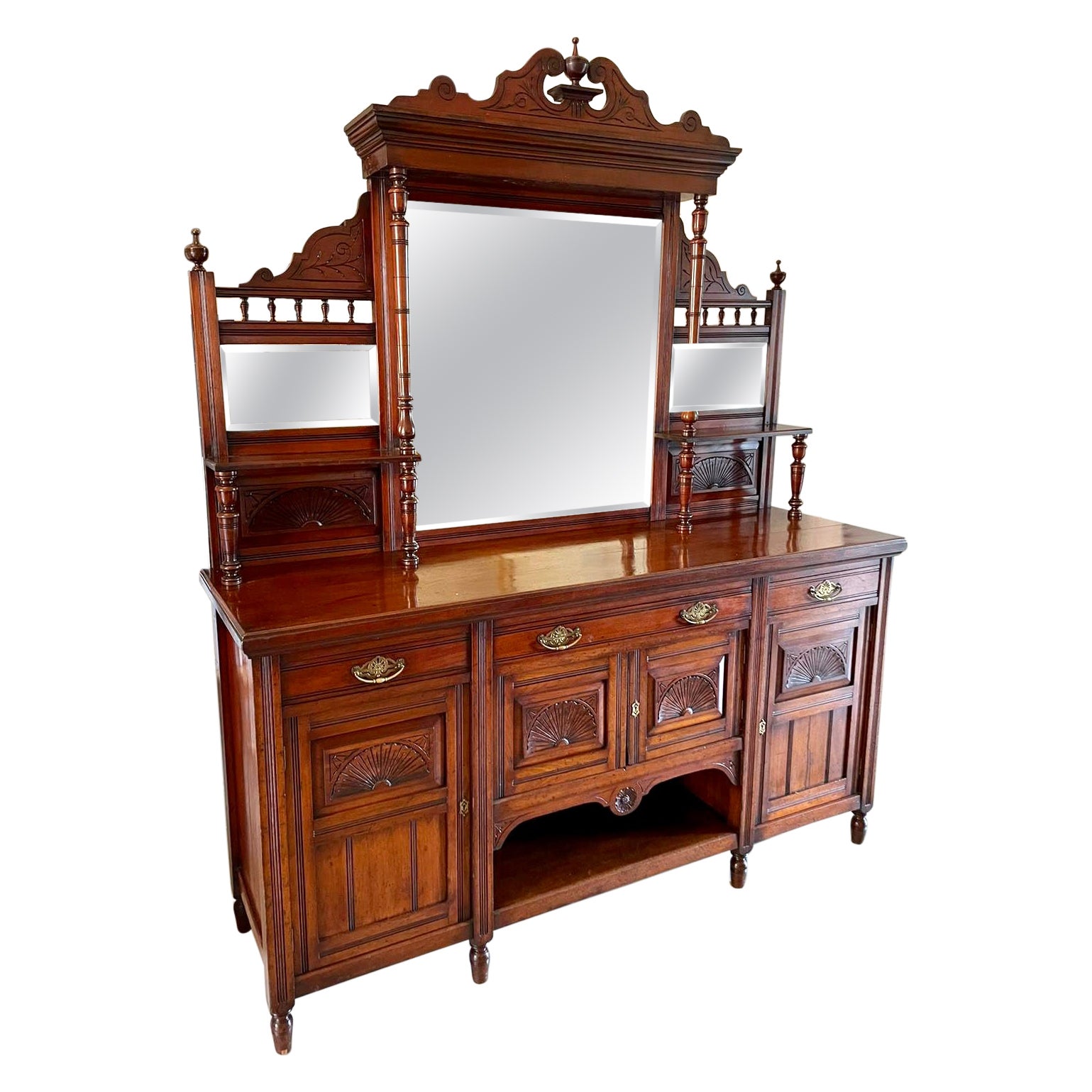 Antike viktorianische geschnitzte Nussbaum Spiegel zurück Sideboard
