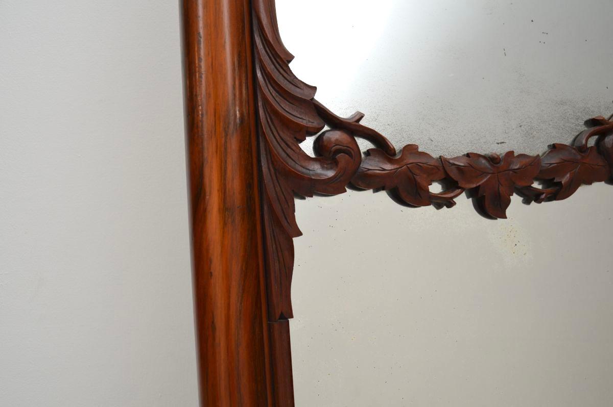Antique Victorian Carved Walnut Mirror In Good Condition For Sale In London, GB