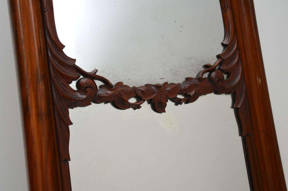 Antique Victorian Carved Walnut Mirror For Sale 1