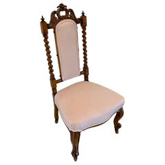 Ancienne chaise d'appoint victorienne en noyer sculpté