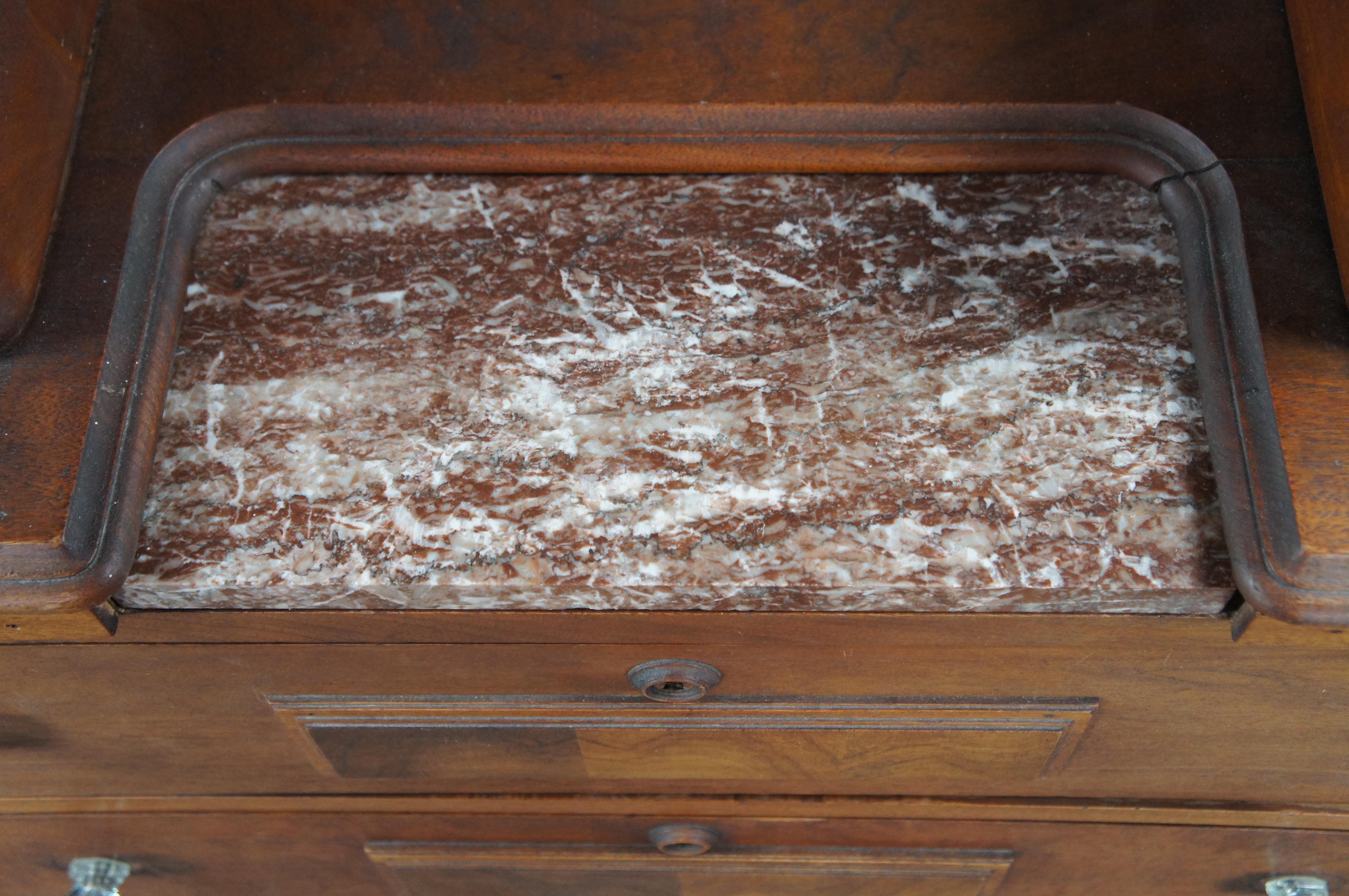 Fin du XIXe siècle Ancienne commode victorienne en noyer sculpté à dossier tiroirs en marbre boîte à gants en vente