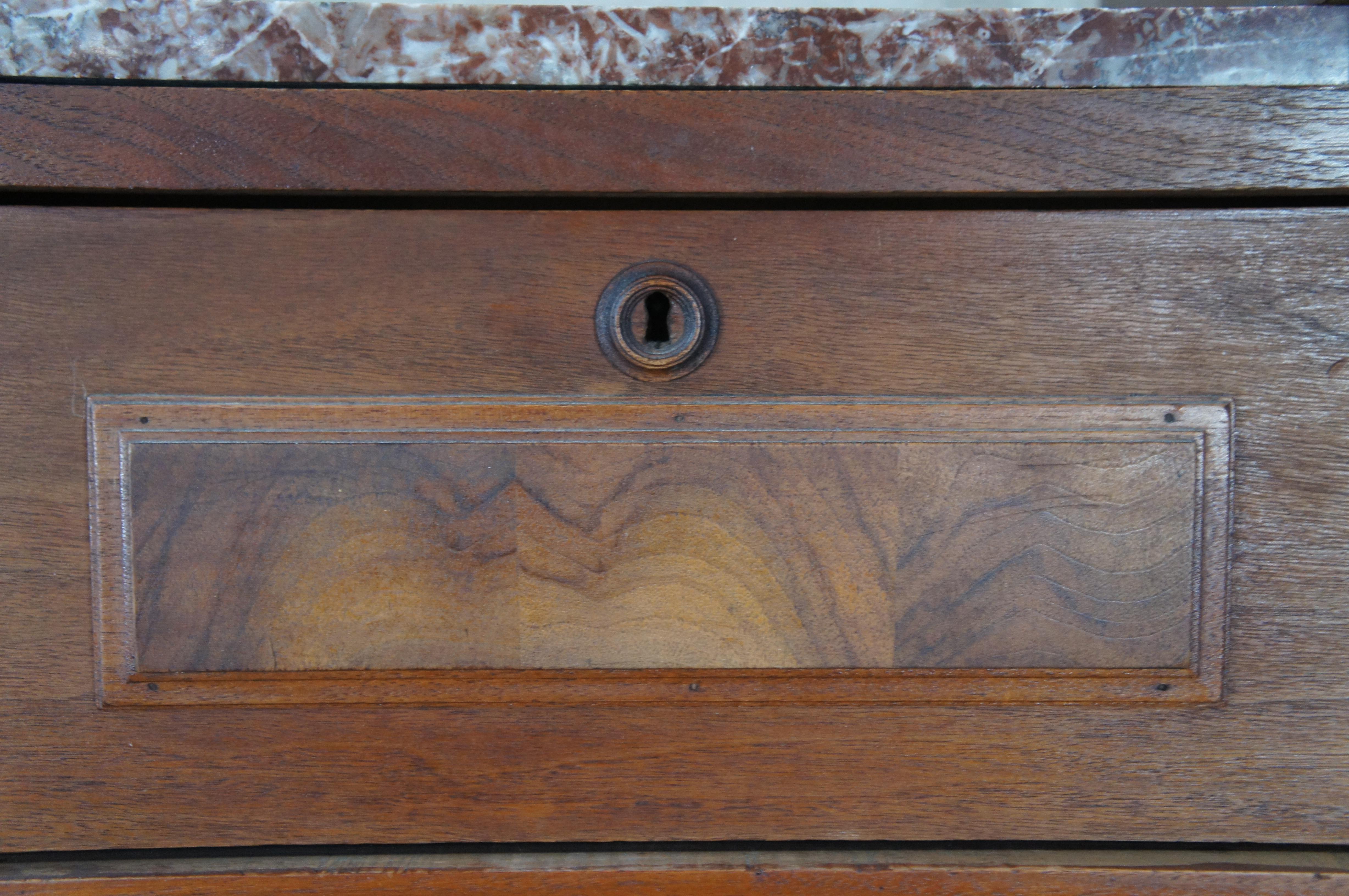 Ancienne commode victorienne en noyer sculpté à dossier tiroirs en marbre boîte à gants en vente 2