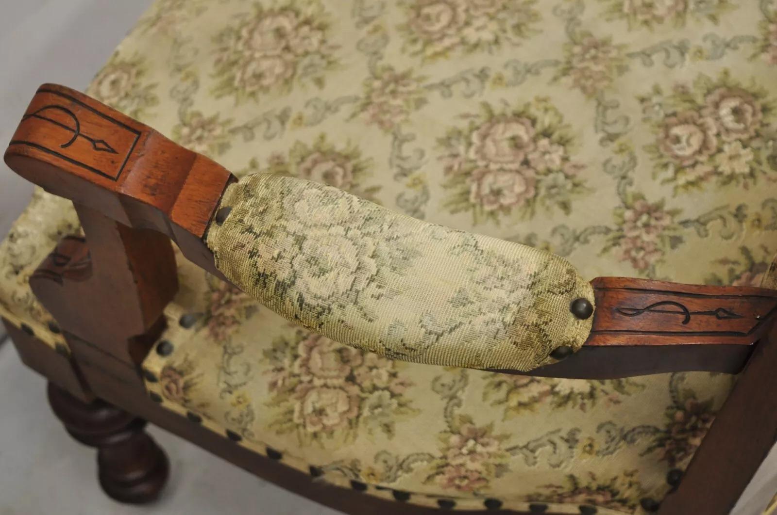 Antiker viktorianischer gepolsterter Parlor-Loungesessel aus geschnitztem Nussbaumholz mit Wandteppich im Angebot 4