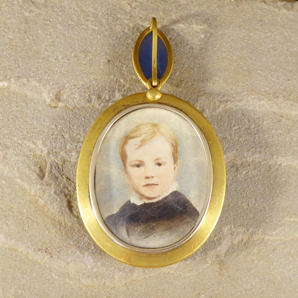 This lovely and detailed pendant has two Westwood Cameo parts to it, the main pendant and the bail. On its reverse it has an easily accessible locket space where a memory or picture can go (with original picture inside) all set in unmarked 18ct